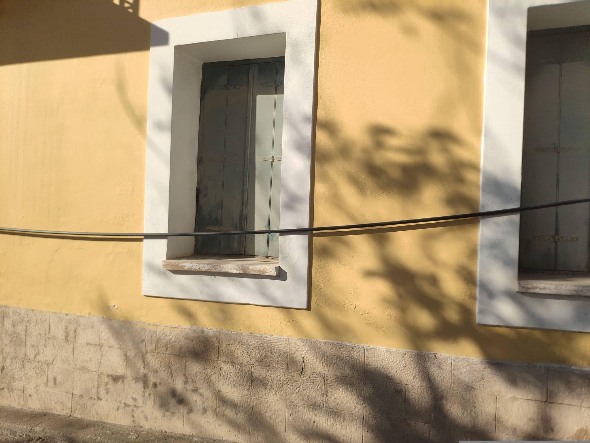 Street view near Αιγινήτικο Αρχοντικό, Aegina — © pppetros (CC BY-SA · Mapillary)