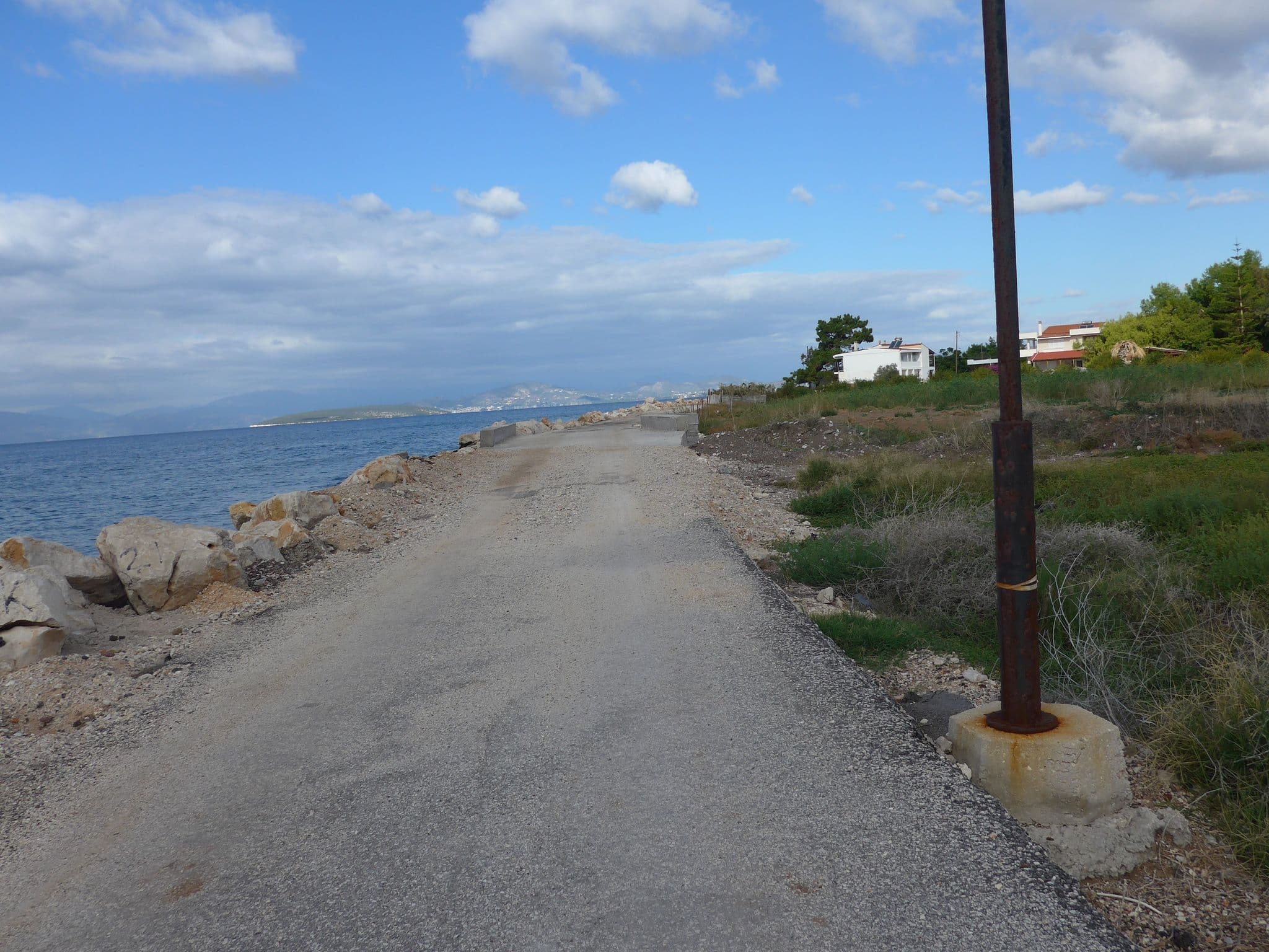 Street view near Junior Hotel, Drépanon — © cemetno (CC BY-SA · Mapillary)