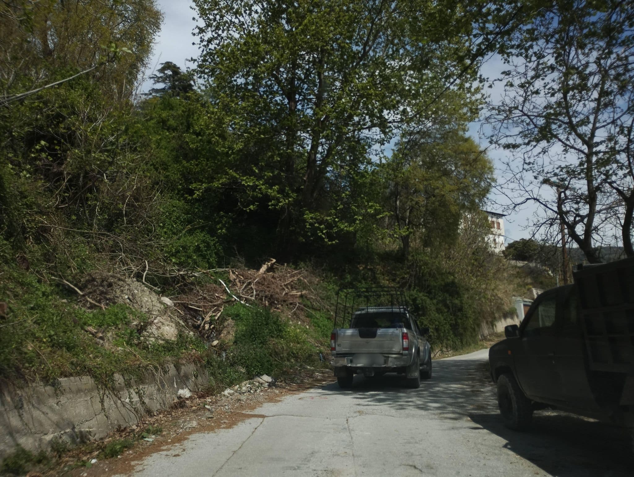 Street view near Pandora Mansion, Portariá — © George_210 (CC BY-SA · Mapillary)