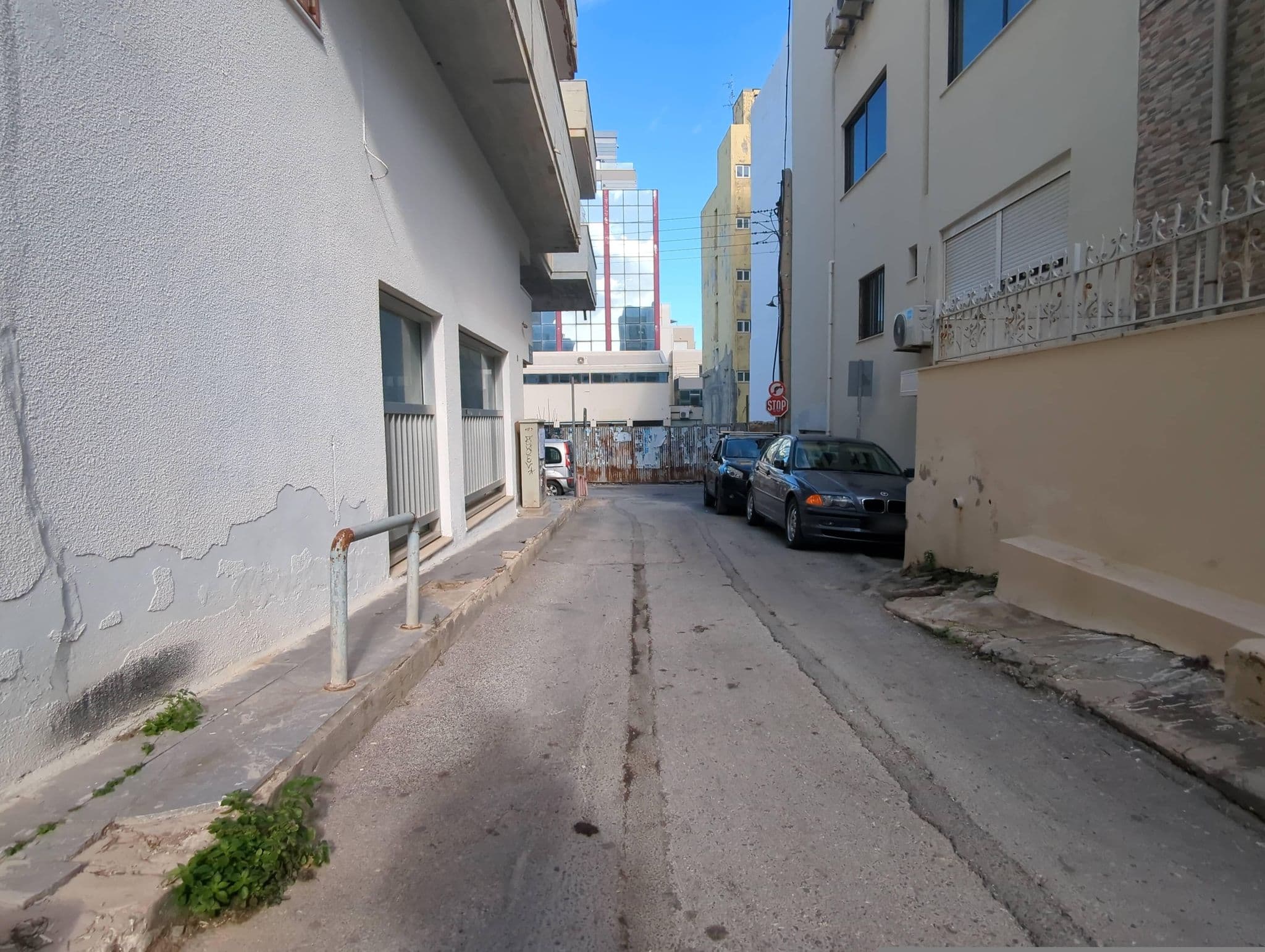 Street view near Heraklio Youth Hostel, Irákleion — © miguel_andrade (CC BY-SA · Mapillary)