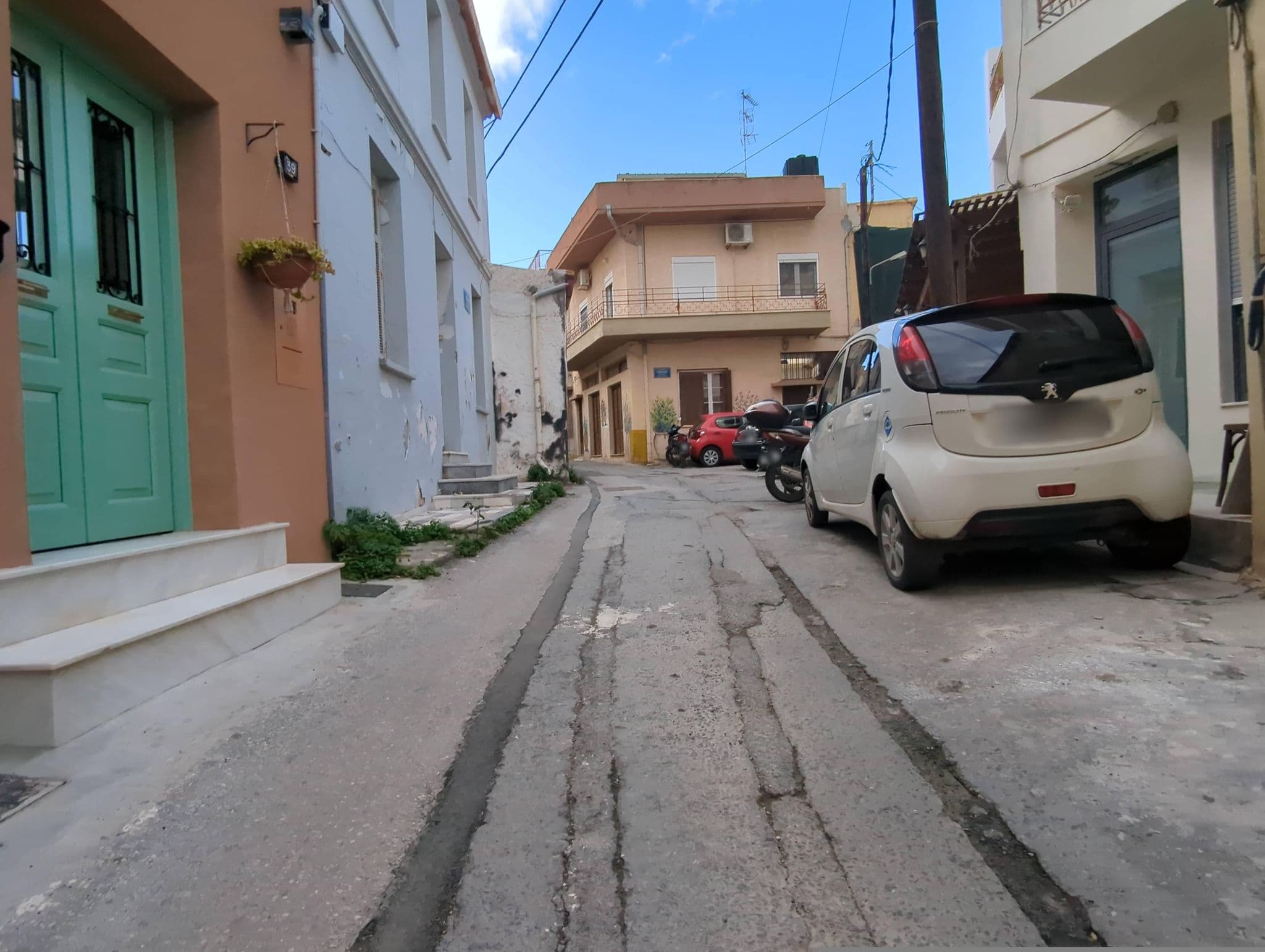 Street view near Sartori Concept Hotel, Irákleion — © miguel_andrade (CC BY-SA · Mapillary)