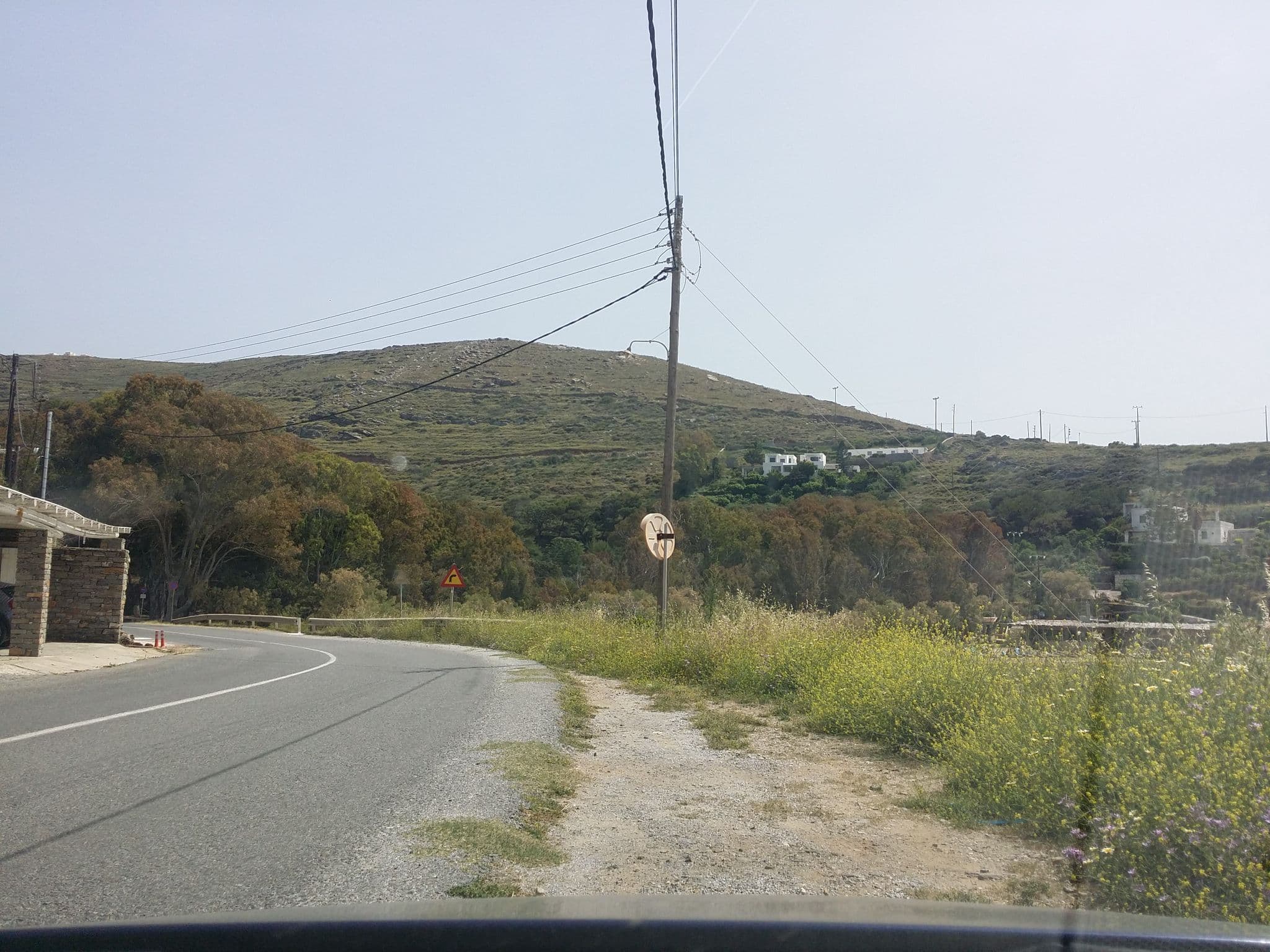 Street view near Kea Cycladic Maisonettes, Lávrio — © pppetros (CC BY-SA · Mapillary)