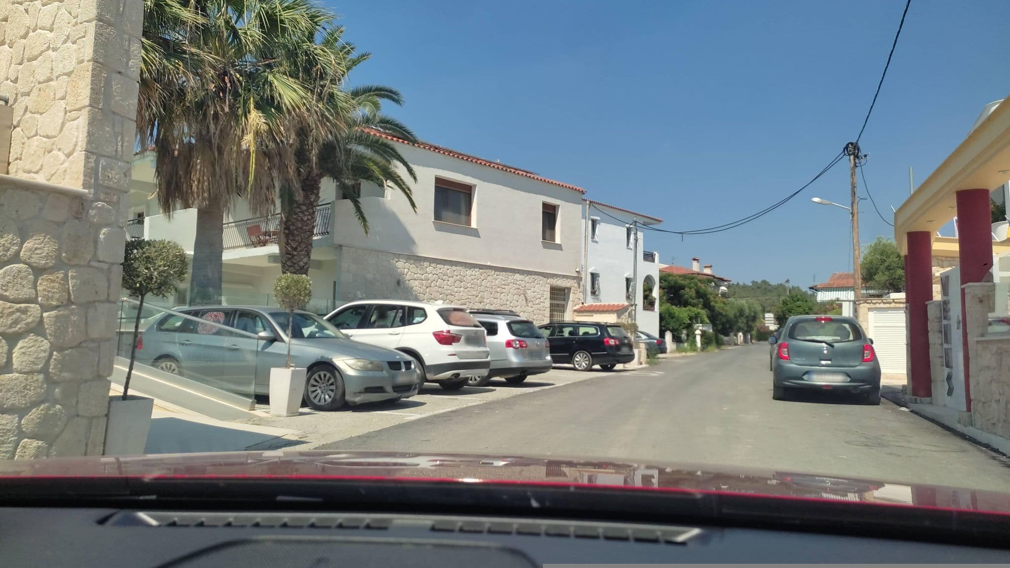 Street view near Hotel Venus, Kassándreia — © neau (CC BY-SA · Mapillary)
