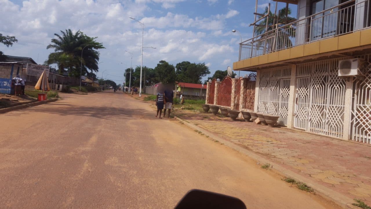 Street view near Philguy Hôtel, Bandundu Province — © don20 (CC BY-SA · Mapillary)