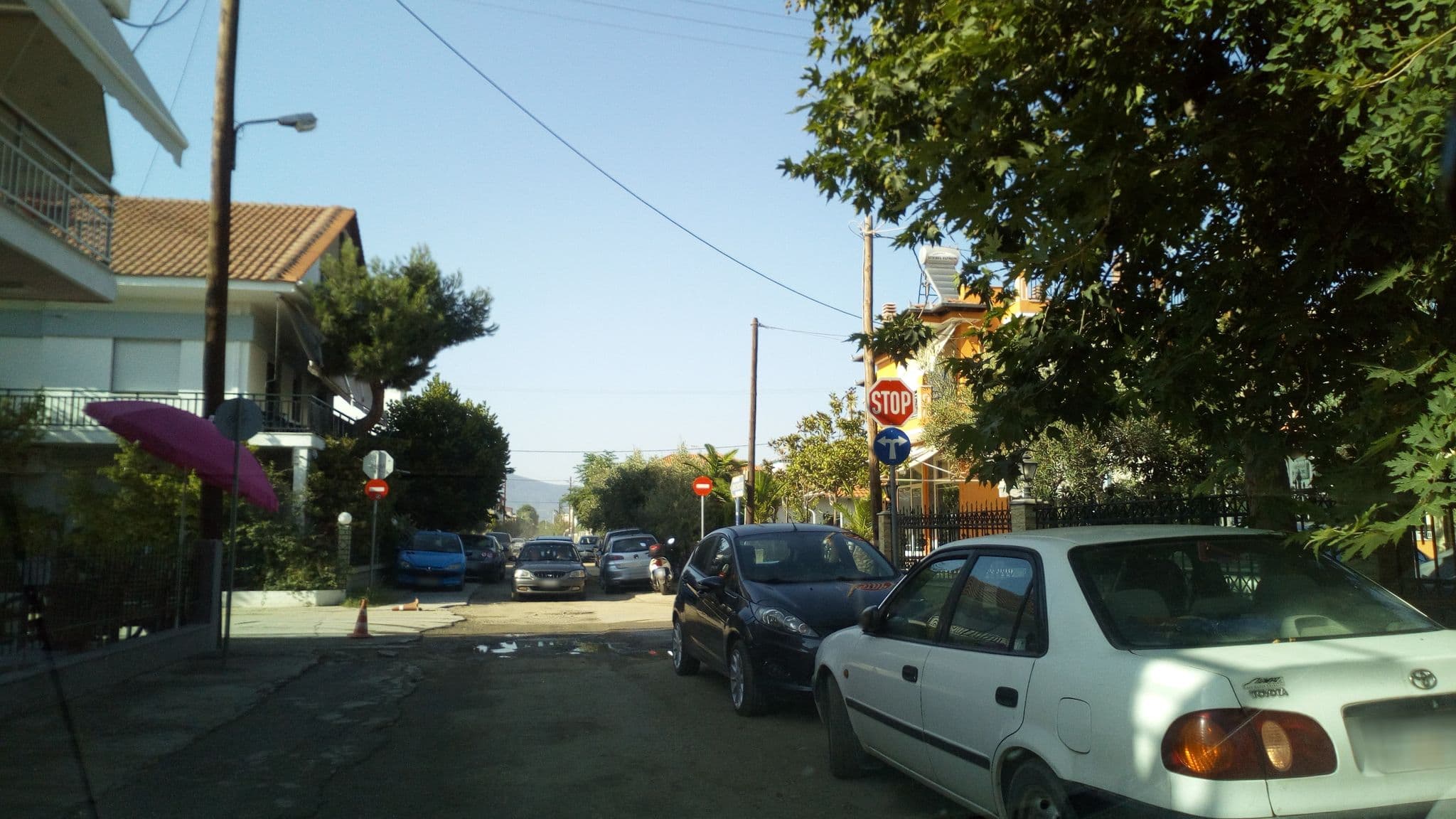 Street view near Giorgos rooms, Néa Vrasná — © skarmoutsosv (CC BY-SA · Mapillary)