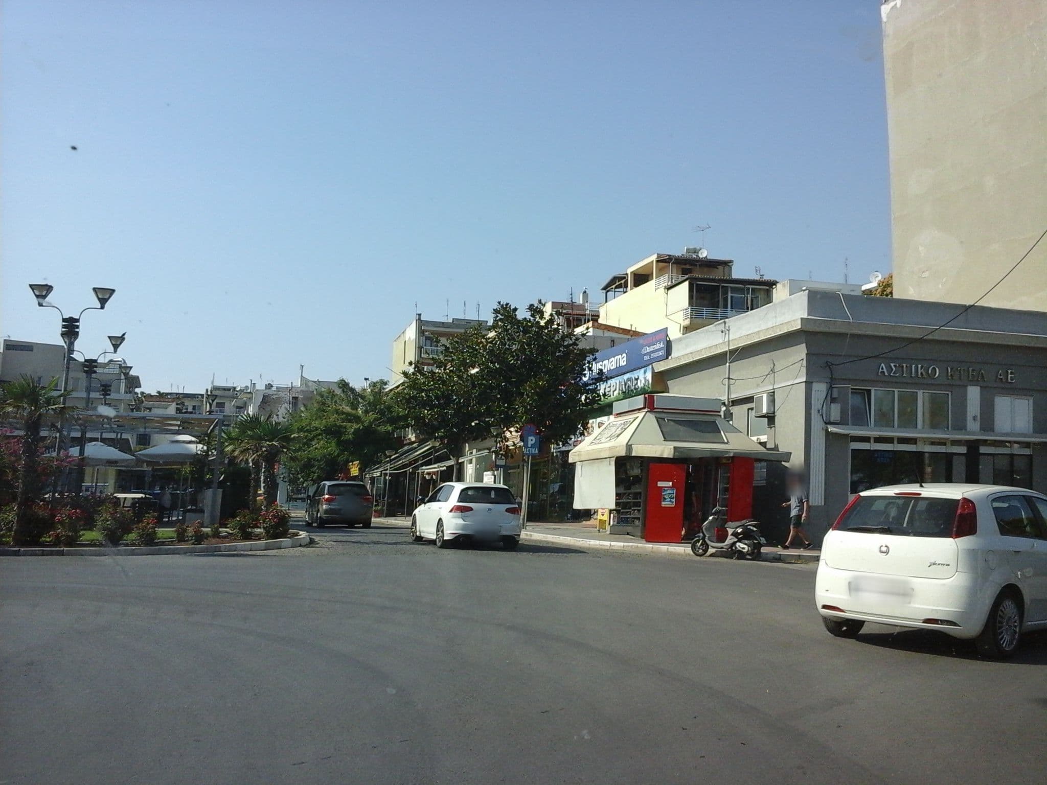 Street view near Hotel Vergina, Alexandroupoli — © robot8a (CC BY-SA · Mapillary)