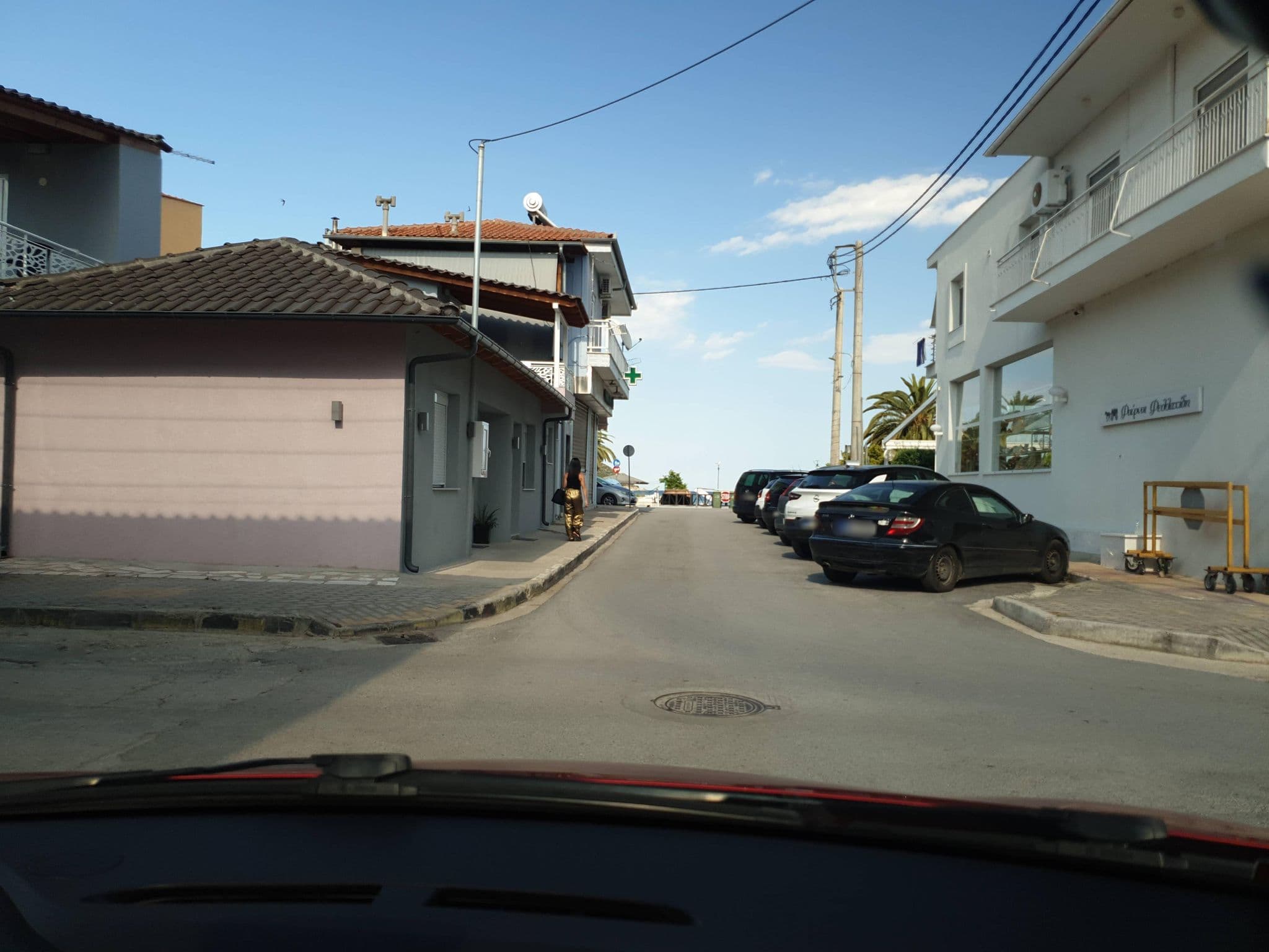 Street view near Sea To See, Néa Iraklítsa — © yannakis (CC BY-SA · Mapillary)