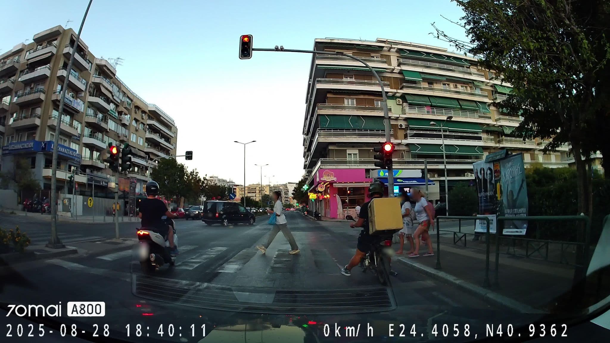 Street view near Oceanis Hotel, Kavála — © morflot (CC BY-SA · Mapillary)