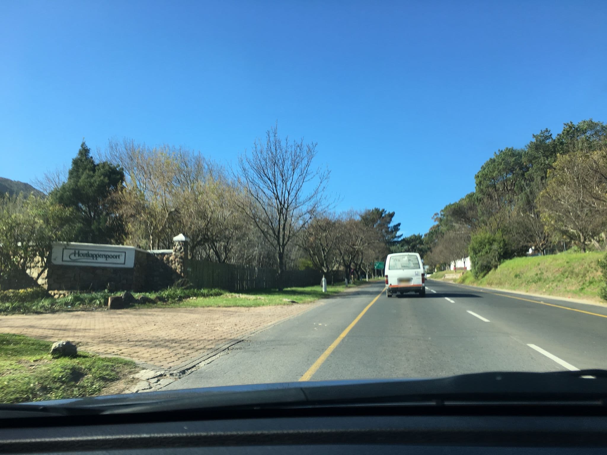 Street view near Houtkapperspoort Mountain Retreat, Constantia — © kingofafrica (CC BY-SA · Mapillary)