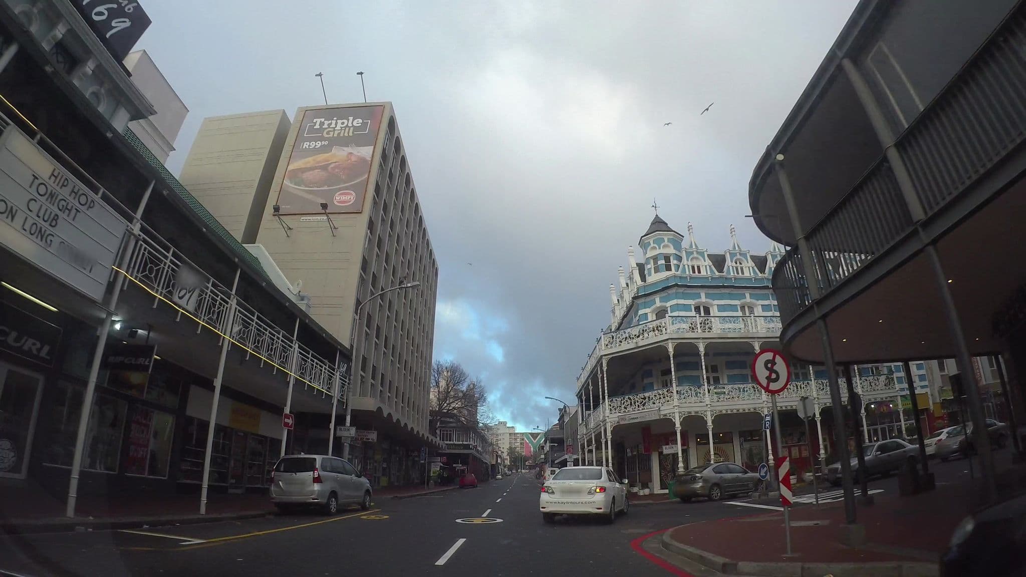 Street view near urban hive backpackers, Cape Town — © kaart_3 (CC BY-SA · Mapillary)
