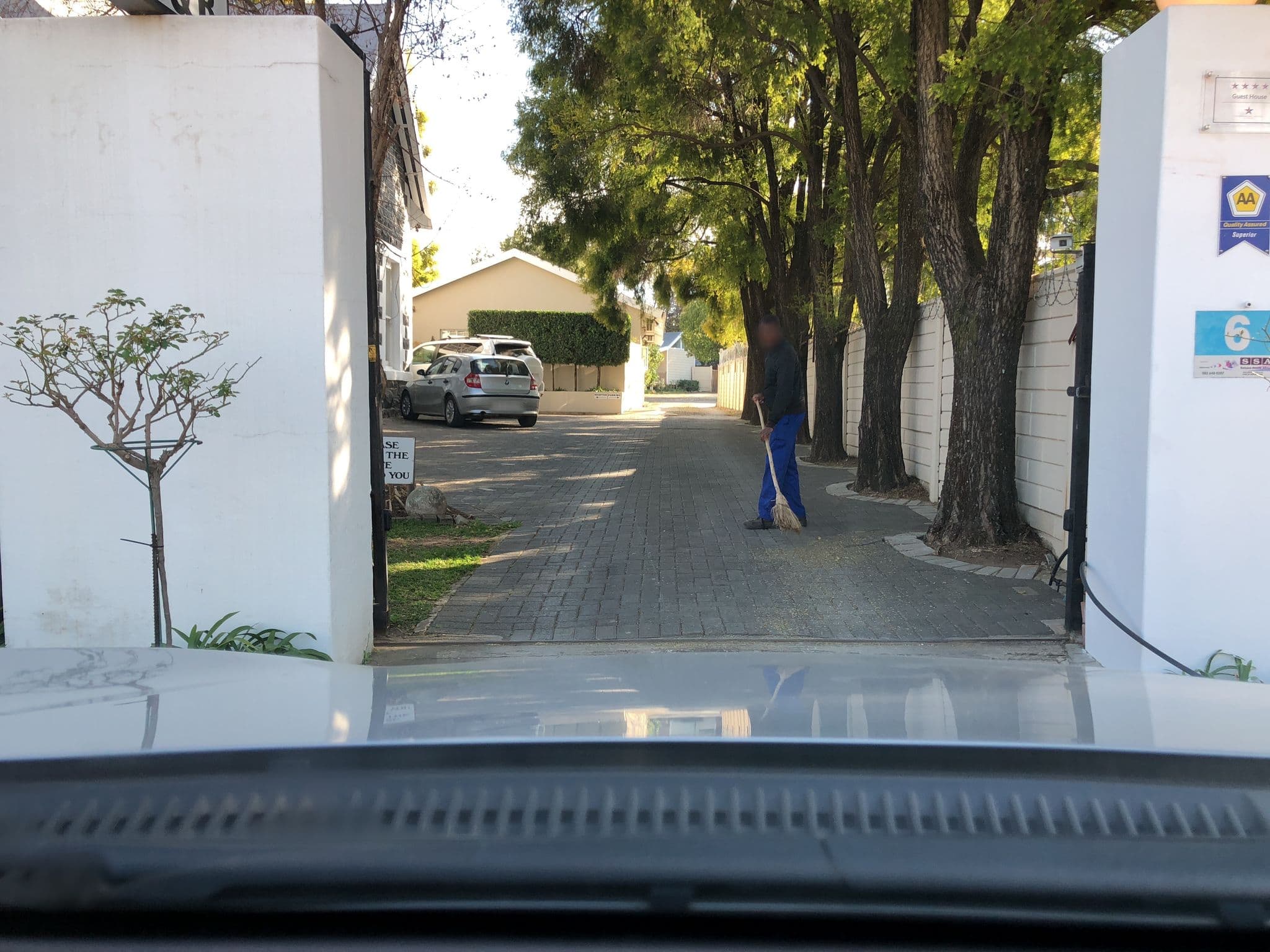 Street view near Hunter's Lodge, Ladysmith — © kingofafrica (CC BY-SA · Mapillary)