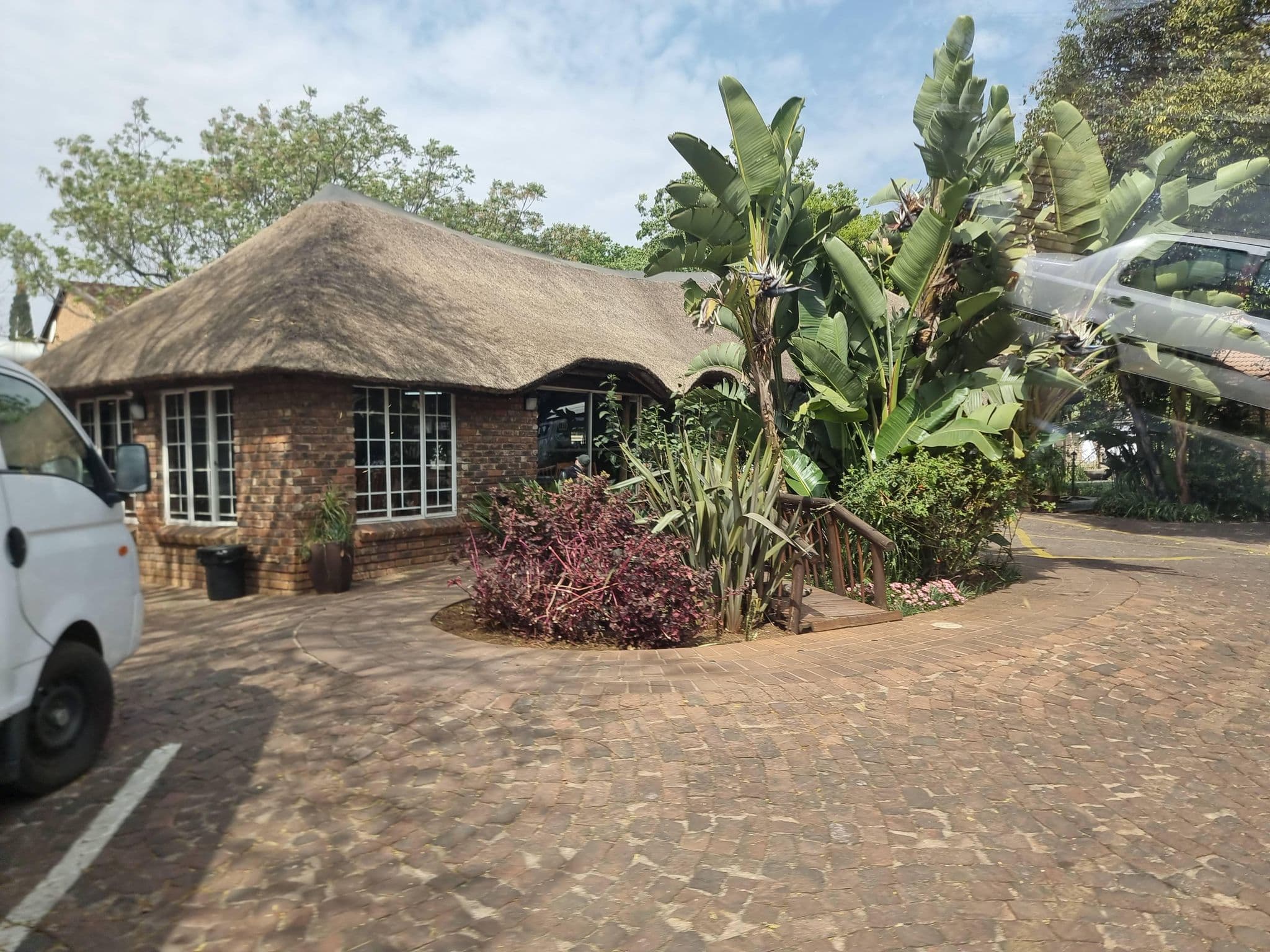 Street view near Dove's Nest Guesthouse, Eden Glen — © mapfool (CC BY-SA · Mapillary)