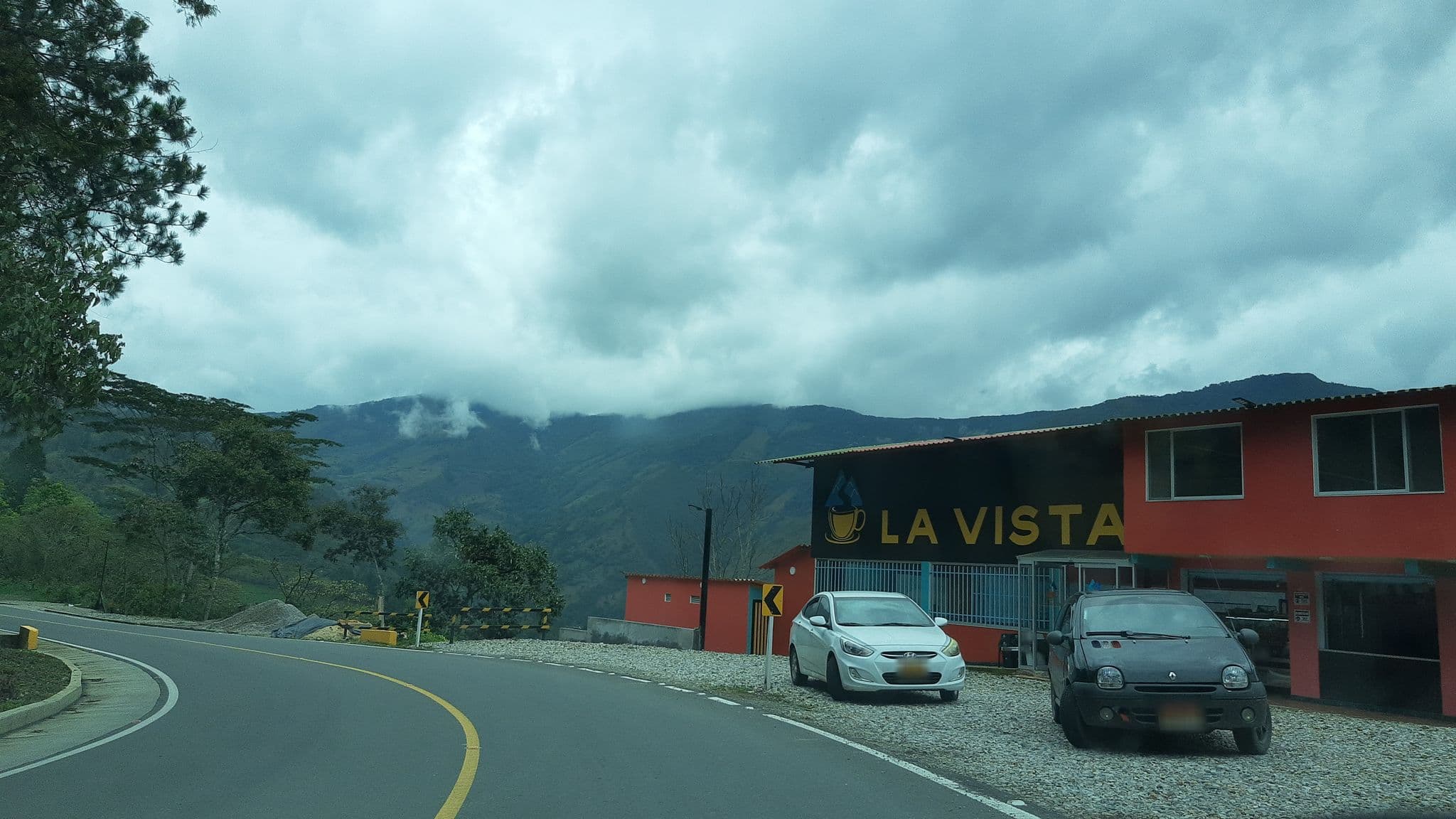 Street view near La Vista Eco House, Chivor — © luiscame (CC BY-SA · Mapillary)
