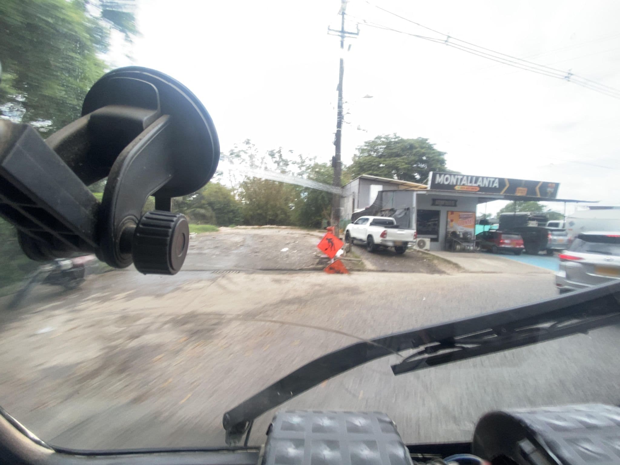 Street view near Hotel Milla De Oro, Apartadó — © carvaoquendo (CC BY-SA · Mapillary)