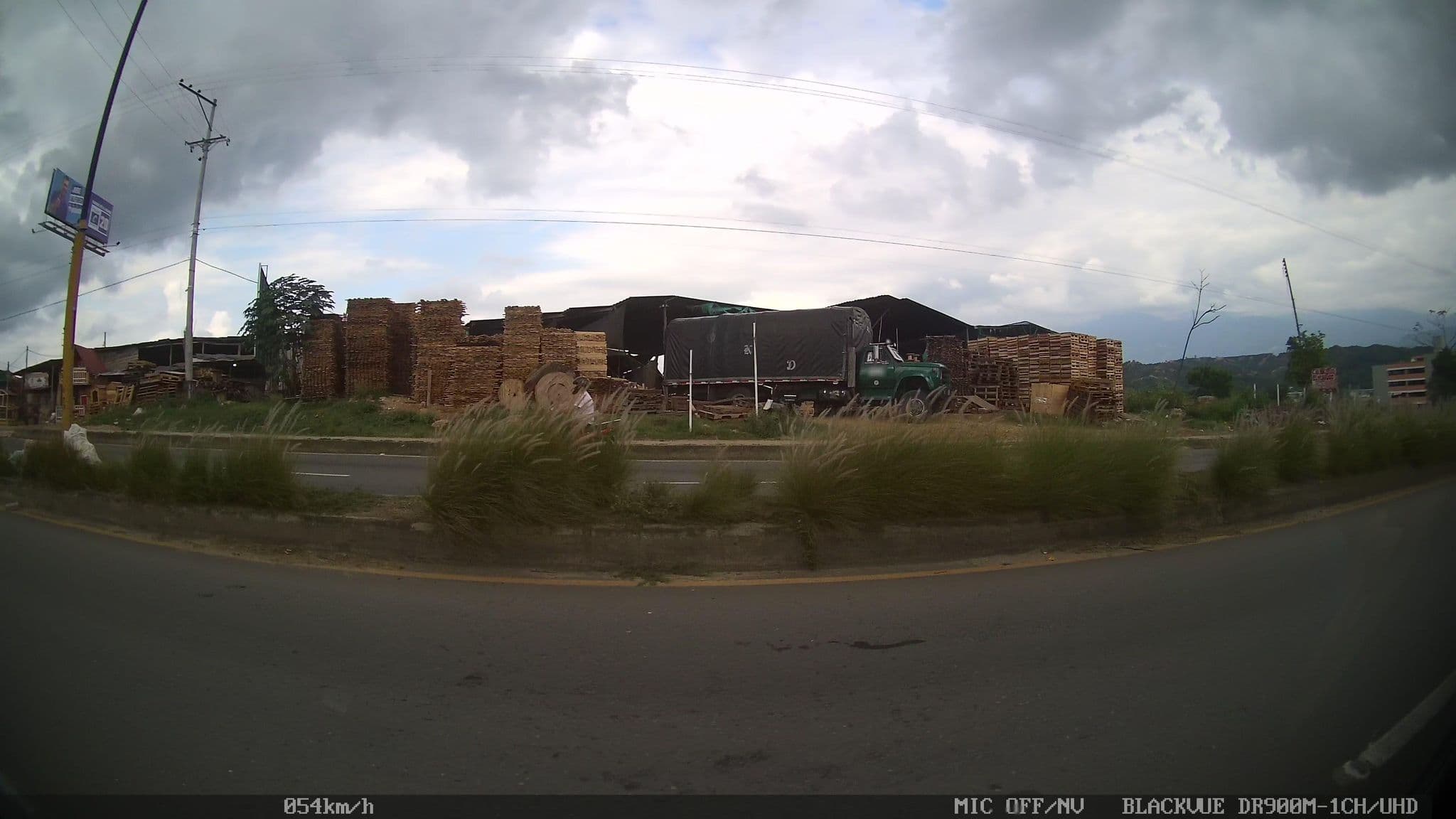 Street view near Jardin De Los Cesares, Girón — © kaart_4 (CC BY-SA · Mapillary)