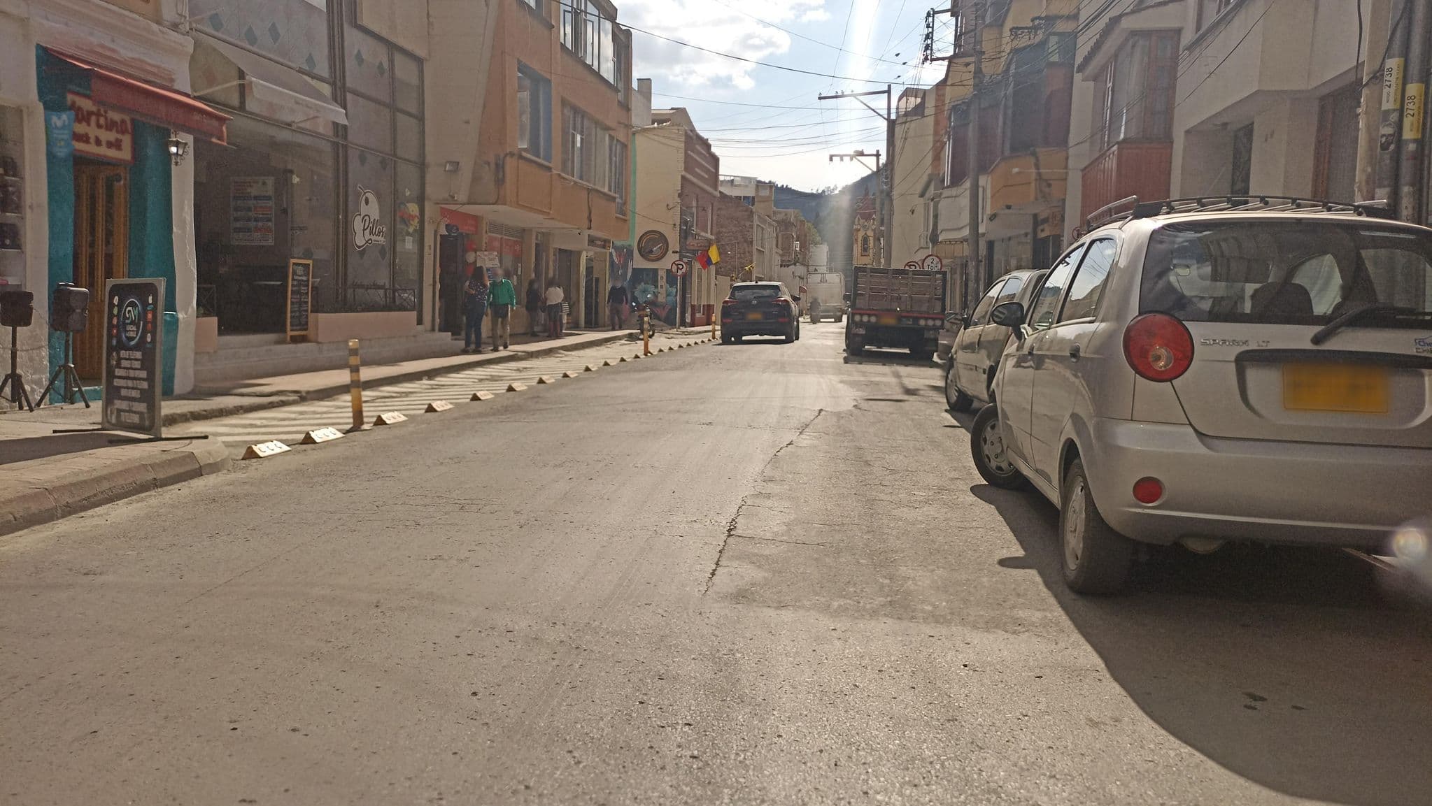 Street view near Casa Hotel San Luis, Duitama — © leogiga (CC BY-SA · Mapillary)