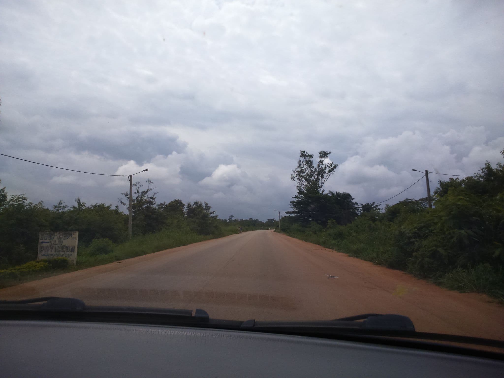 Street view near Hôtel Pavillon, Akoupé — © abenesit (CC BY-SA · Mapillary)