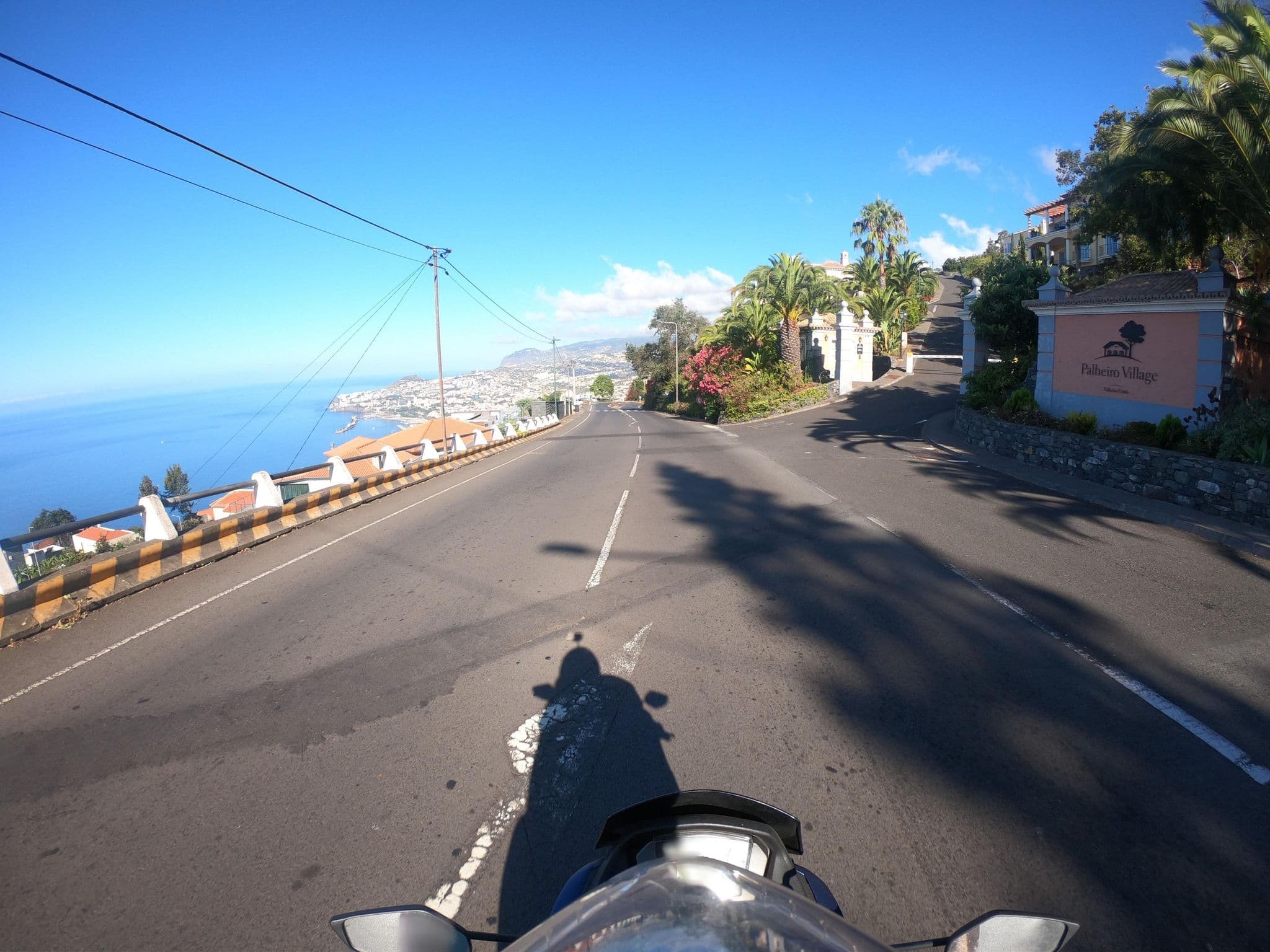 Street view near Résidence premium Pierre & Vacances Palheiro Village - Golf Gardens & Spa, São Gonçalo — © filipesilva (CC BY-SA · Mapillary)