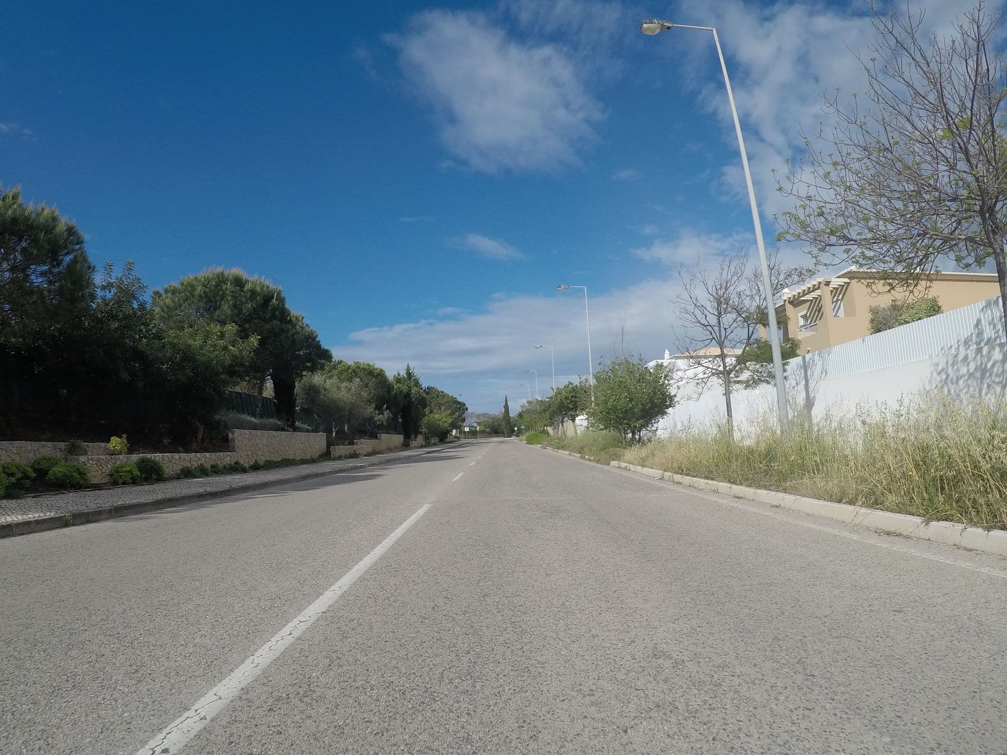 Street view near Apartamentos Turísticos Vila Mós, Porto de Mós — © chrisbeddow (CC BY-SA · Mapillary)