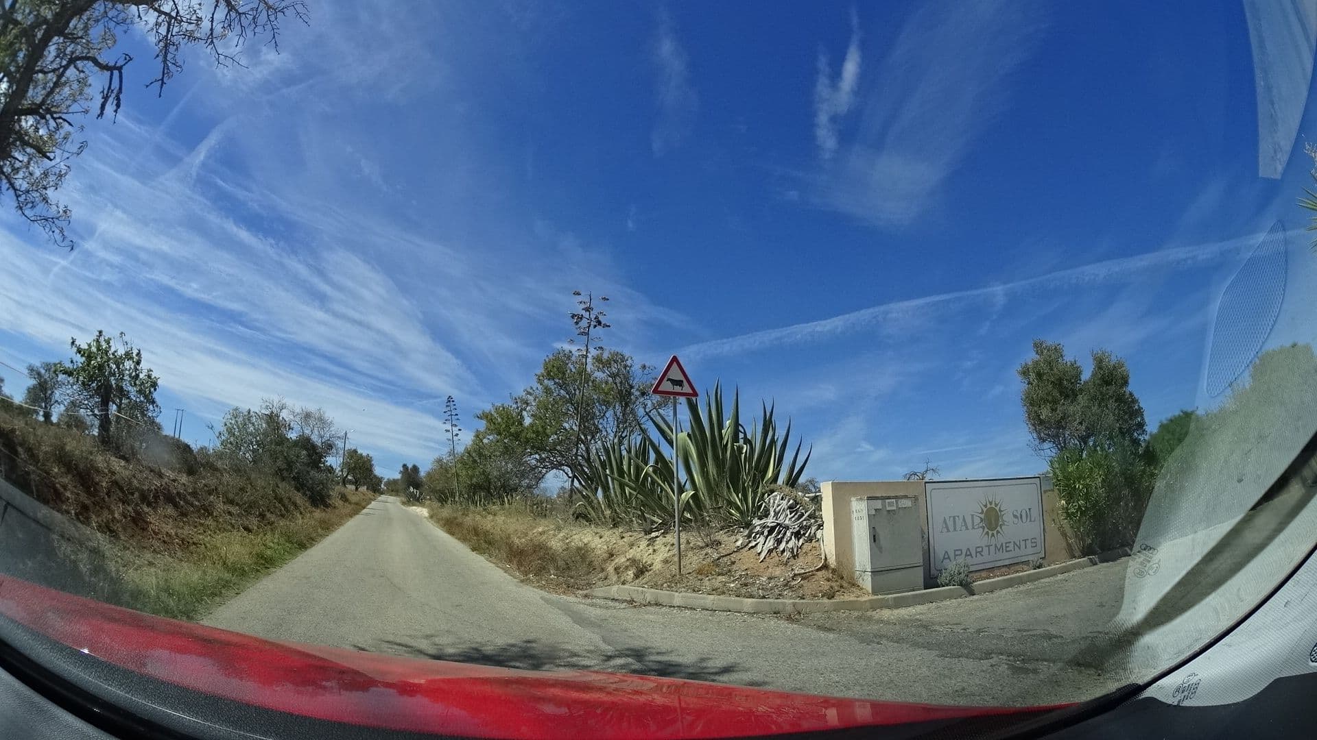 Street view near Atalaia Sol, Porto de Mós — © sashazykov (CC BY-SA · Mapillary)