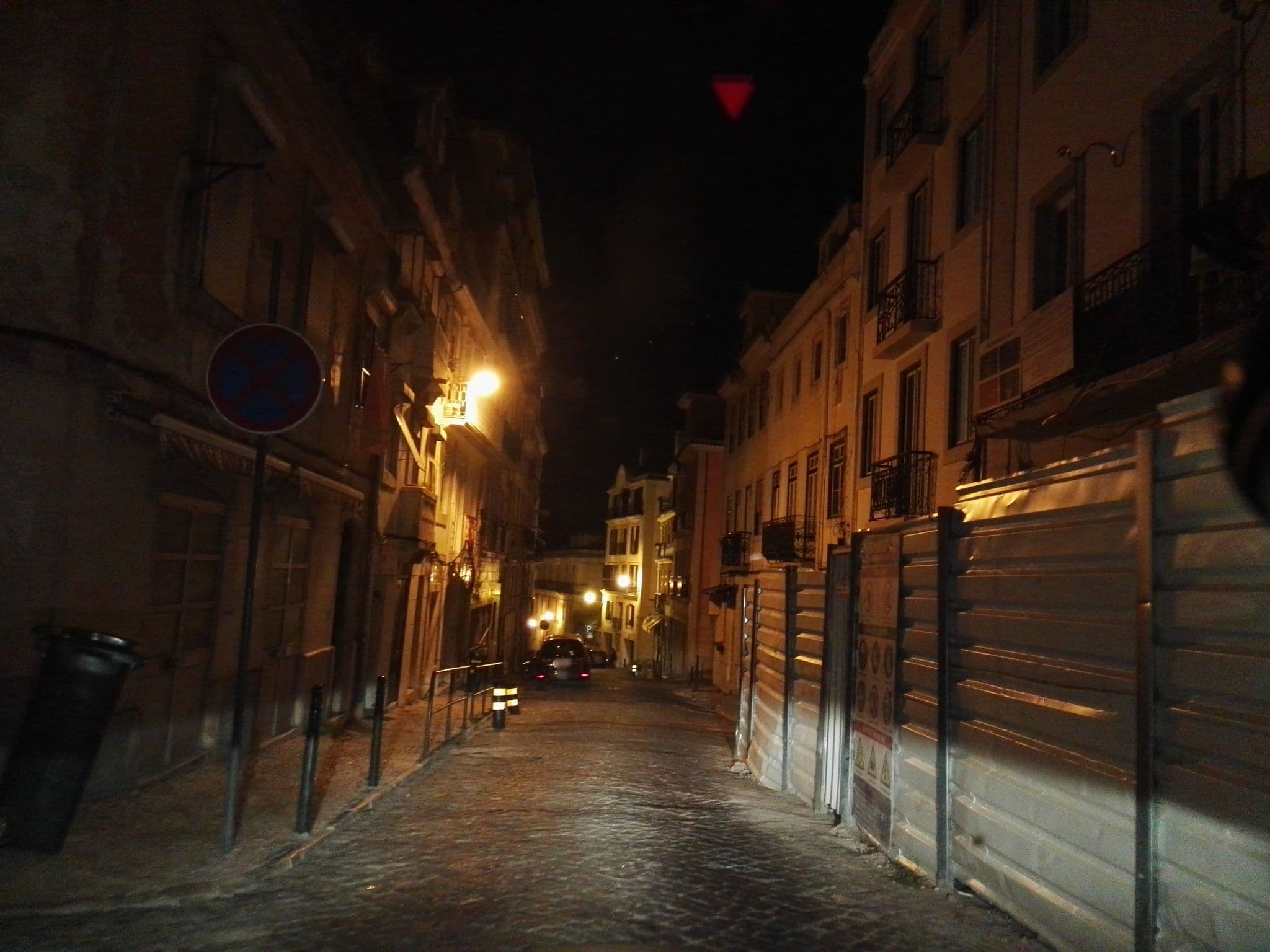 Street view near Rua Du Conde, Santos-o-Velho — © filipegraciosa (CC BY-SA · Mapillary)