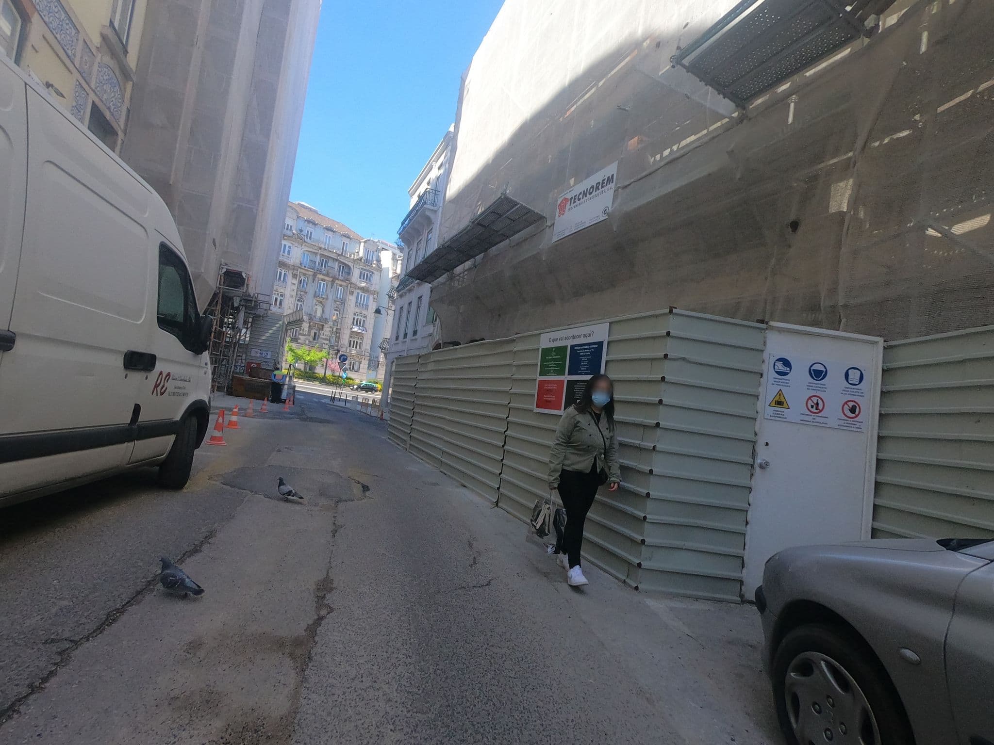 Street view near Chez Nous Guesthouse, Principe Real — © filohipo (CC BY-SA · Mapillary)