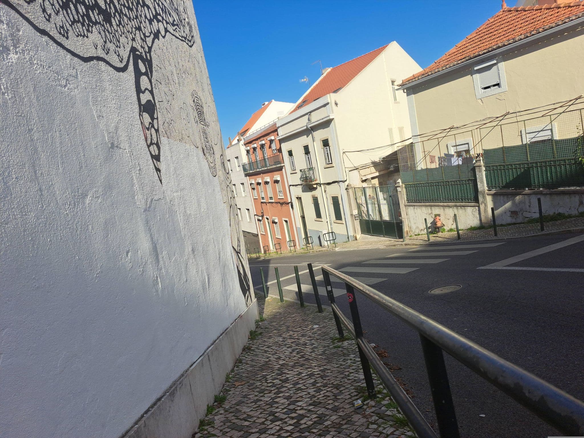 Street view near Sweet Dreams Hostel, Anjos — © beer119 (CC BY-SA · Mapillary)