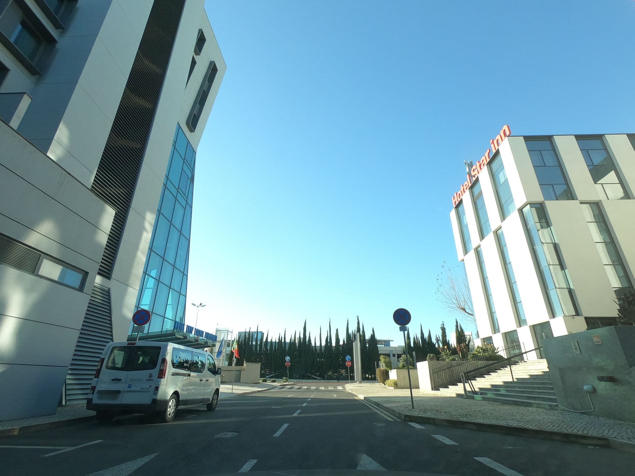 Street view near Star Inn Hotel Lisboa, Olivais — © filohipo (CC BY-SA · Mapillary)