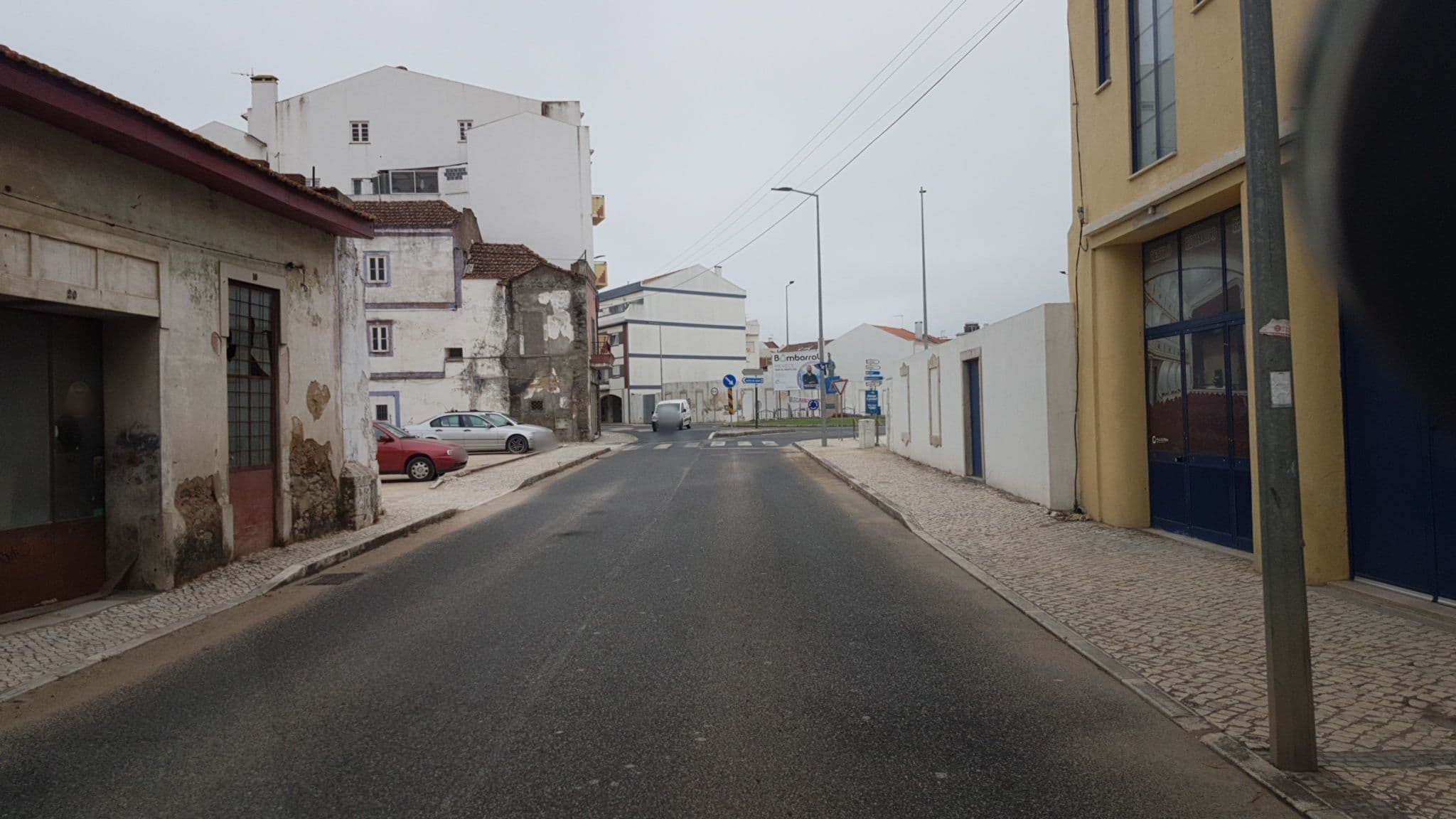 Street view near Residencial Rodrigues, Bombarral — © roadroid (CC BY-SA · Mapillary)