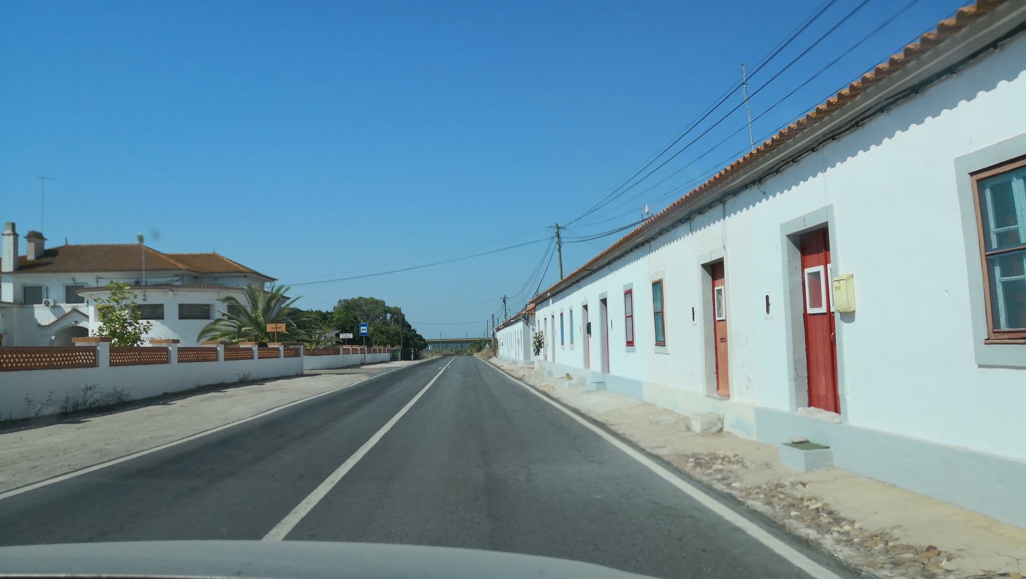 Street view near Albergaria da Barrosinha, Alcácer do Sal — © sanjorgepinho (CC BY-SA · Mapillary)