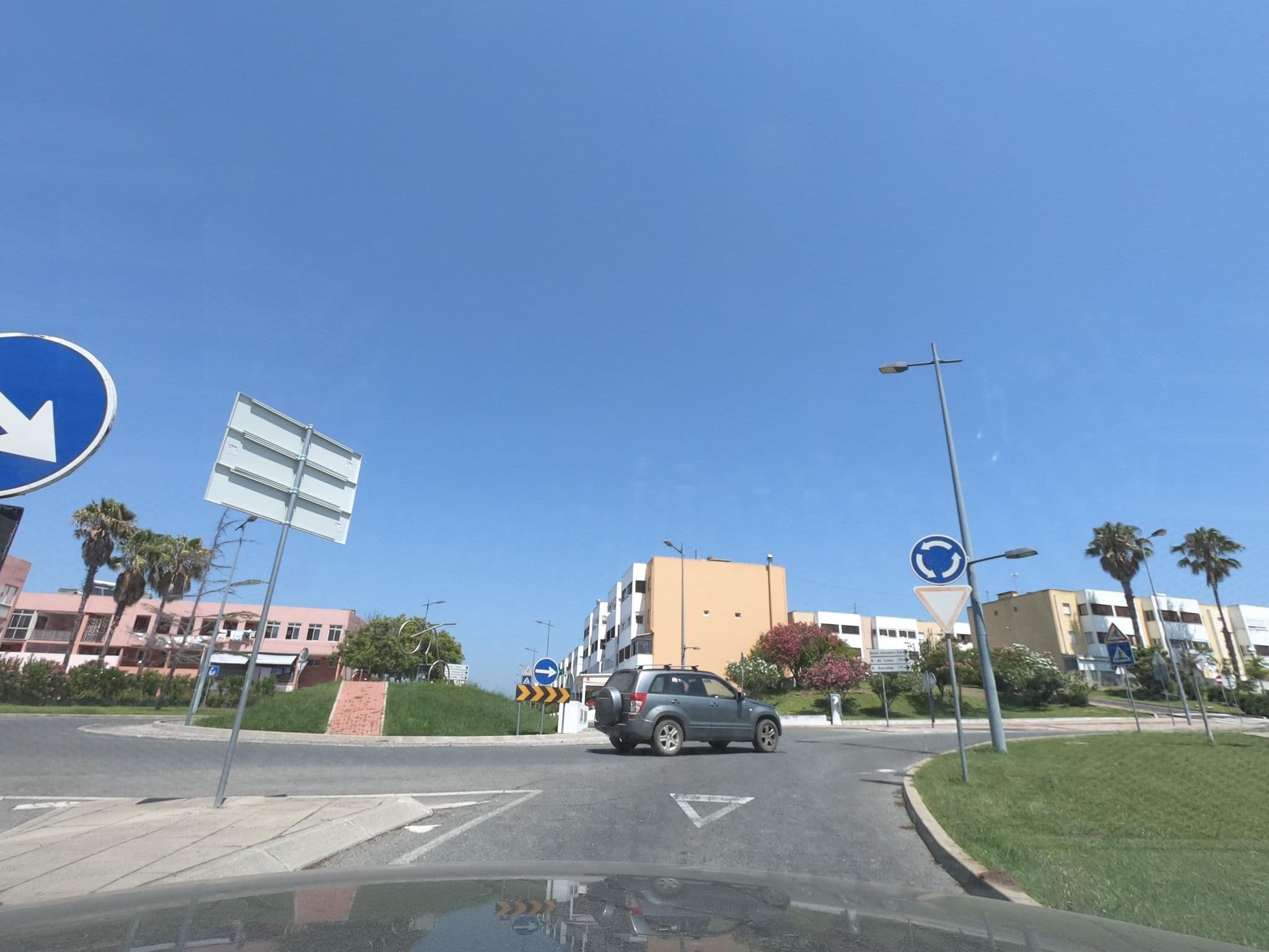Street view near Hotel Apartamento Al Tarik, Santiago do Cacém — © filohipo (CC BY-SA · Mapillary)