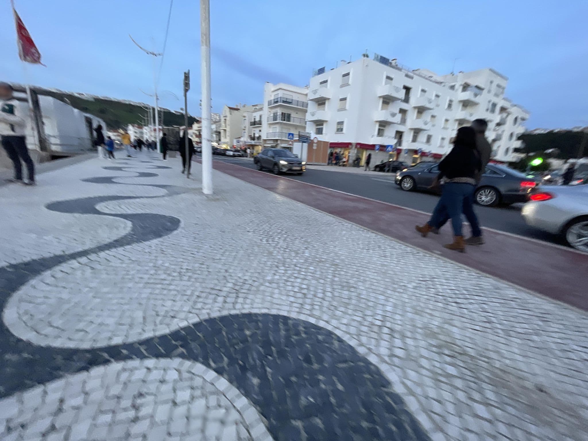 Street view near Apartamentos 7 Saias Marginal, Nazaré — © egorka (CC BY-SA · Mapillary)