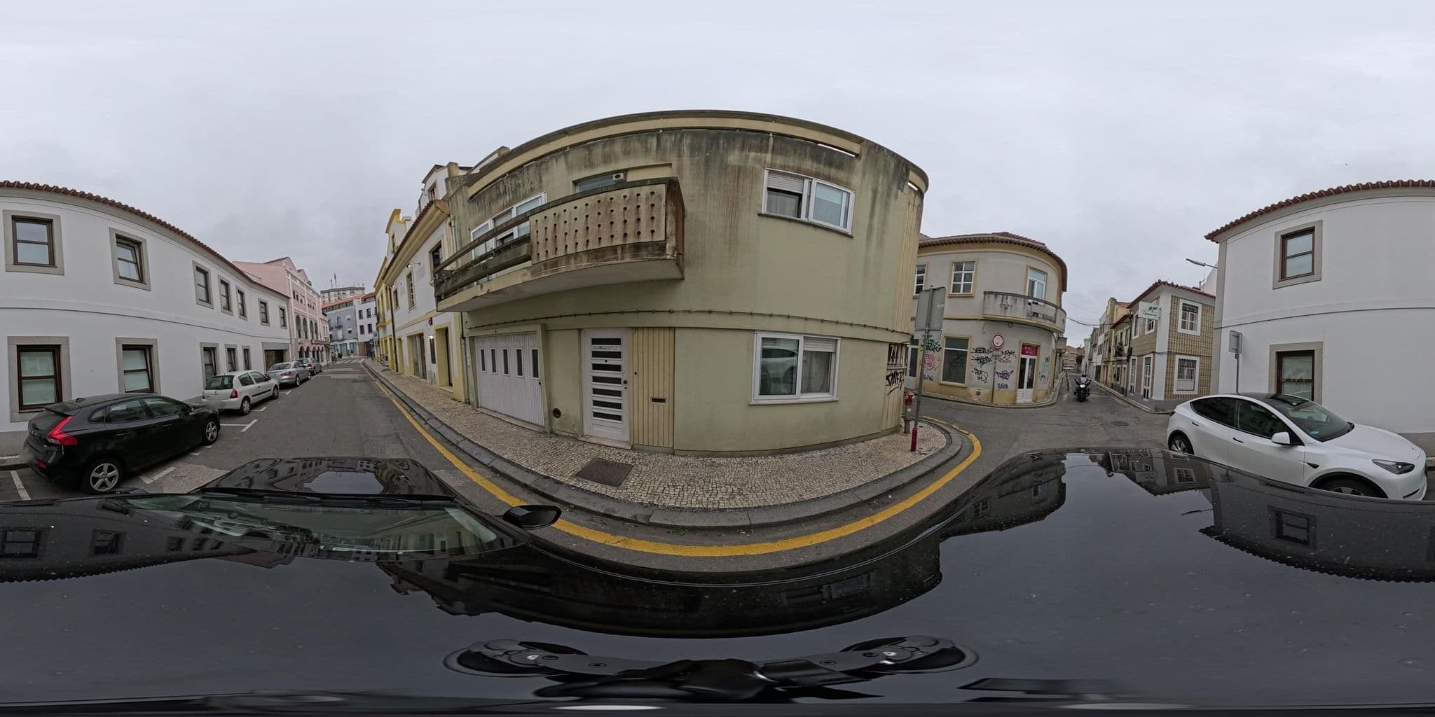 Street view near Casa Dos Puzzles, Aveiro — © jneiva (CC BY-SA · Mapillary)