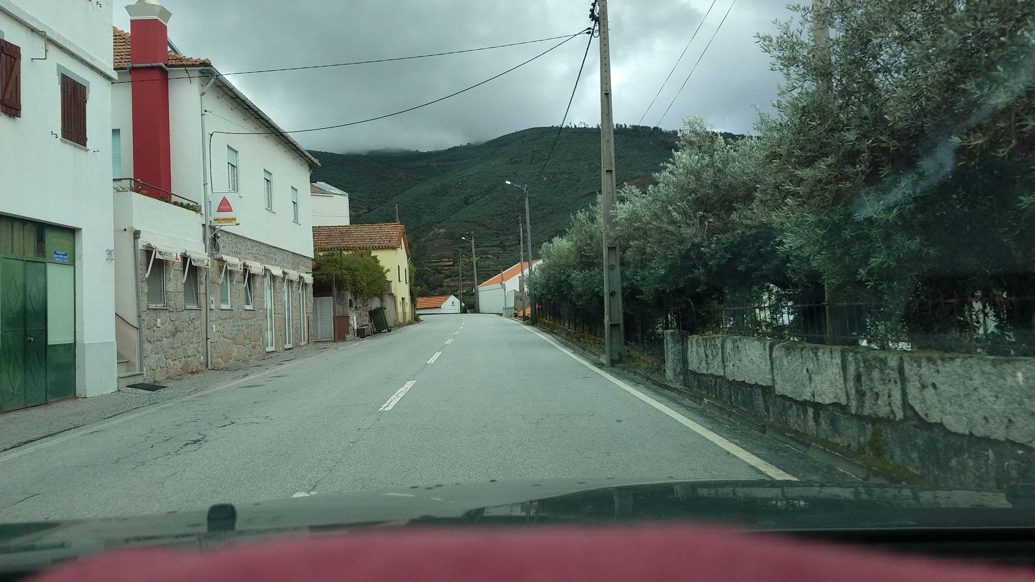 Street view near Casa Do Limoeiro 2, São Romão — © asimonelli (CC BY-SA · Mapillary)