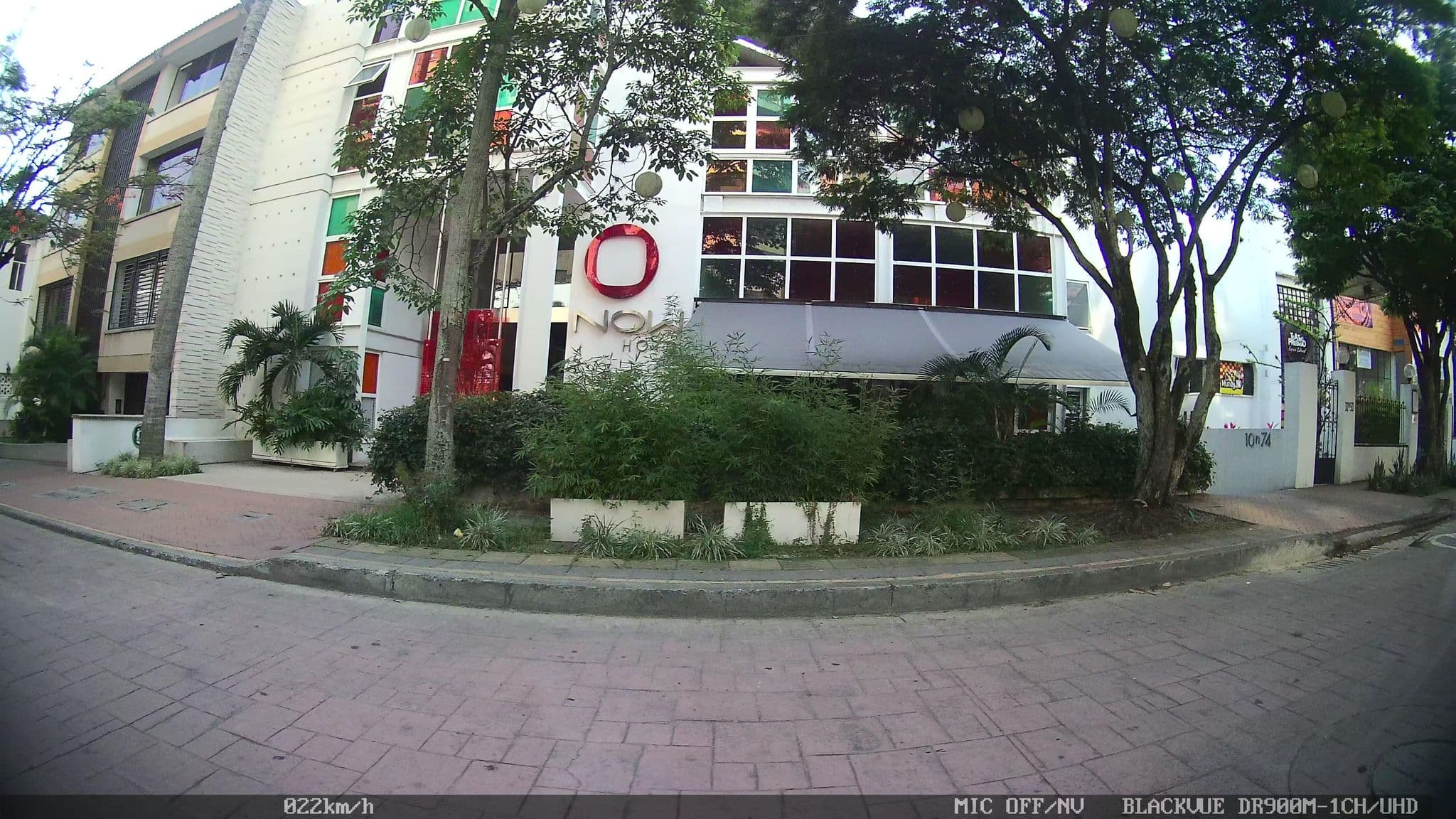 Street view near Hotel Now, Cali