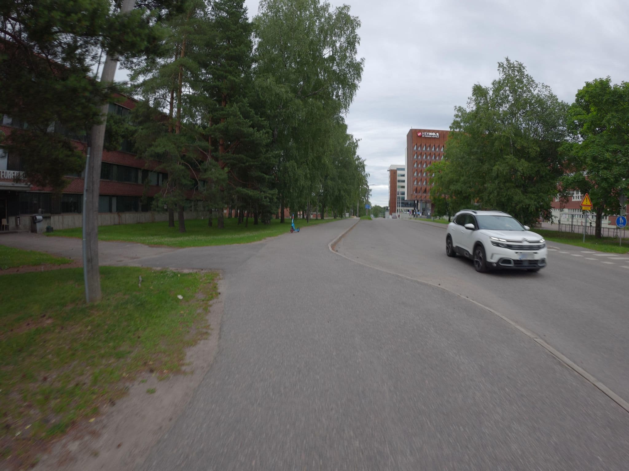 Street view near Forenom Hostel, Otaniemi — © Barro (CC BY-SA · Mapillary)