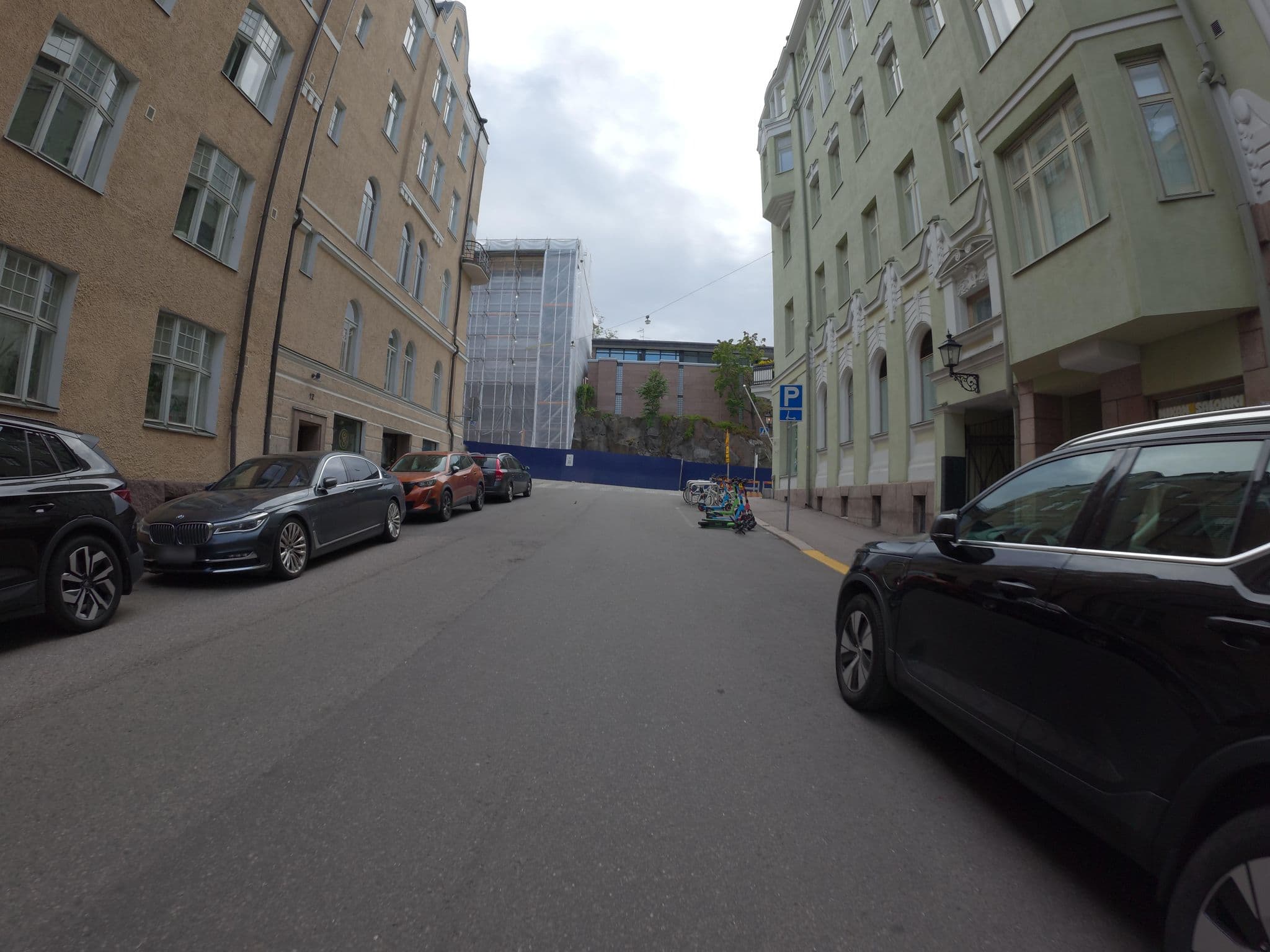 Street view near Senate Hotel, Kruununhaka — © Barro (CC BY-SA · Mapillary)
