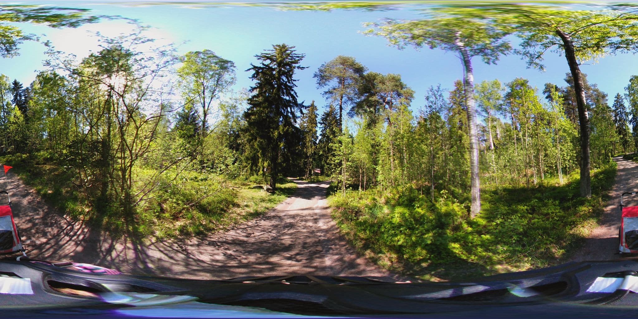 Street view near Oravalinna, Herttoniemi — © esario (CC BY-SA · Mapillary)