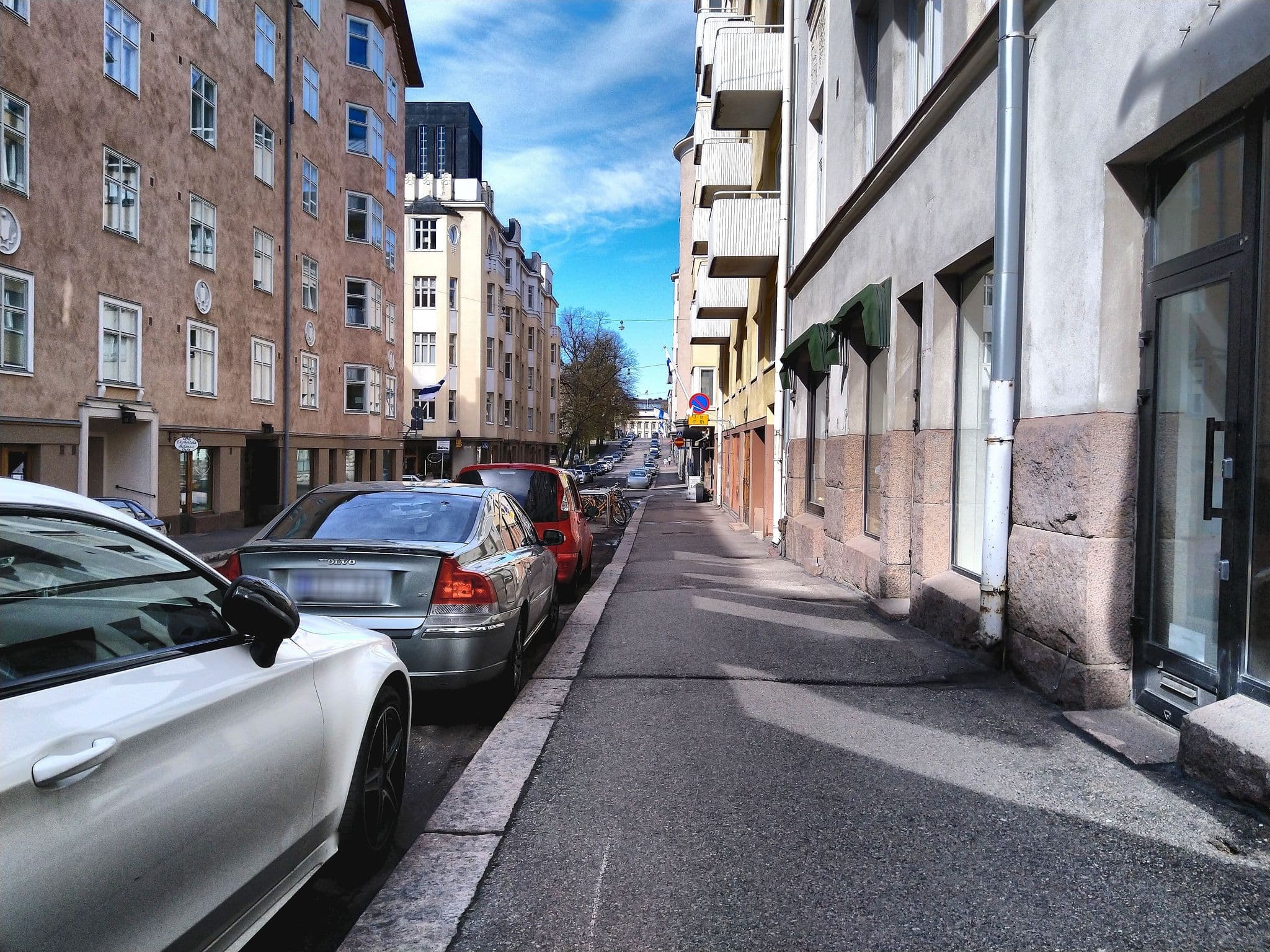 Street view near Dmitri's airbnb, Kruununhaka — © bluecross (CC BY-SA · Mapillary)