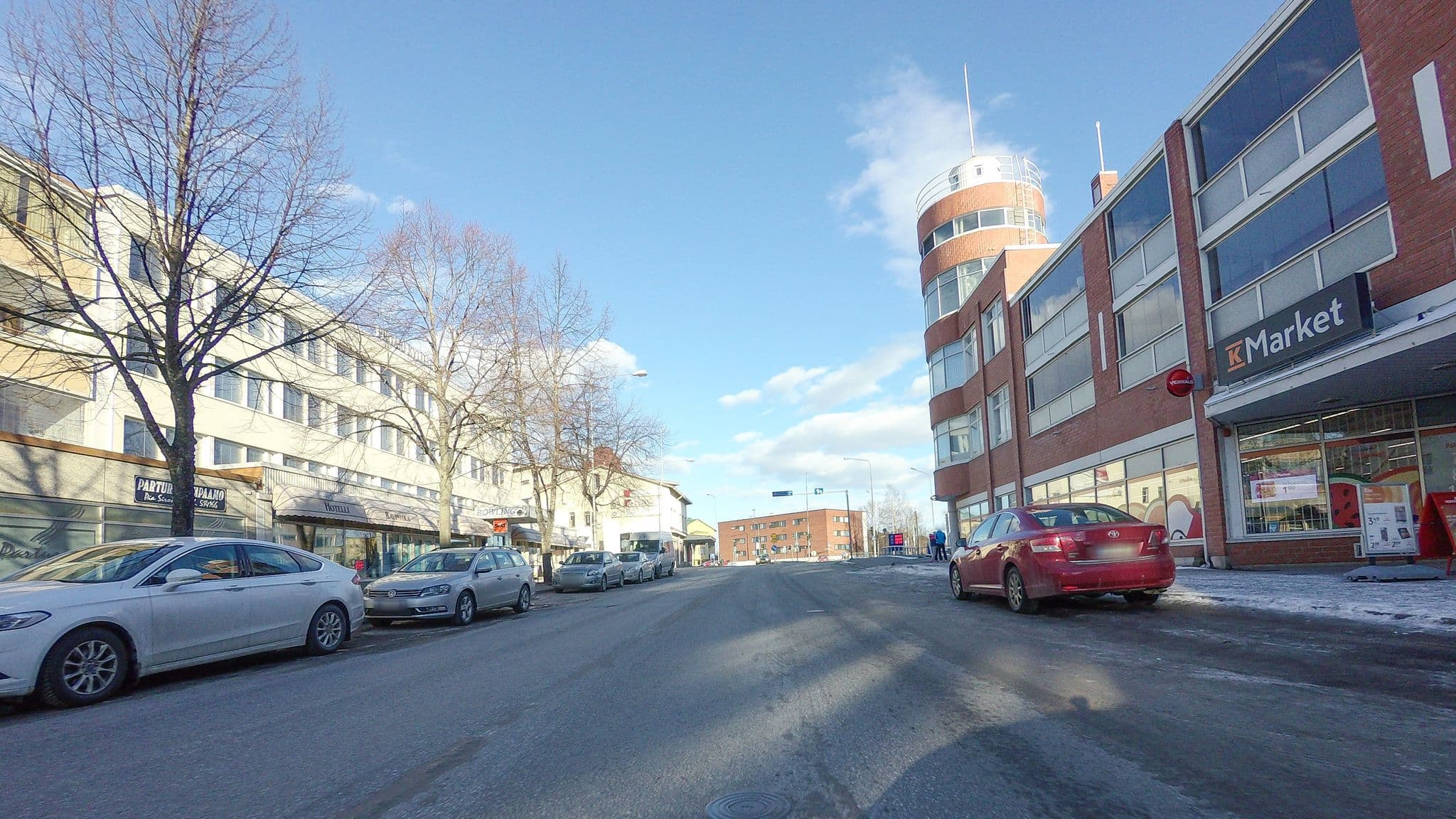 Street view near Hotelli Pietari Kylliäinen, Savonlinna — © esario (CC BY-SA · Mapillary)