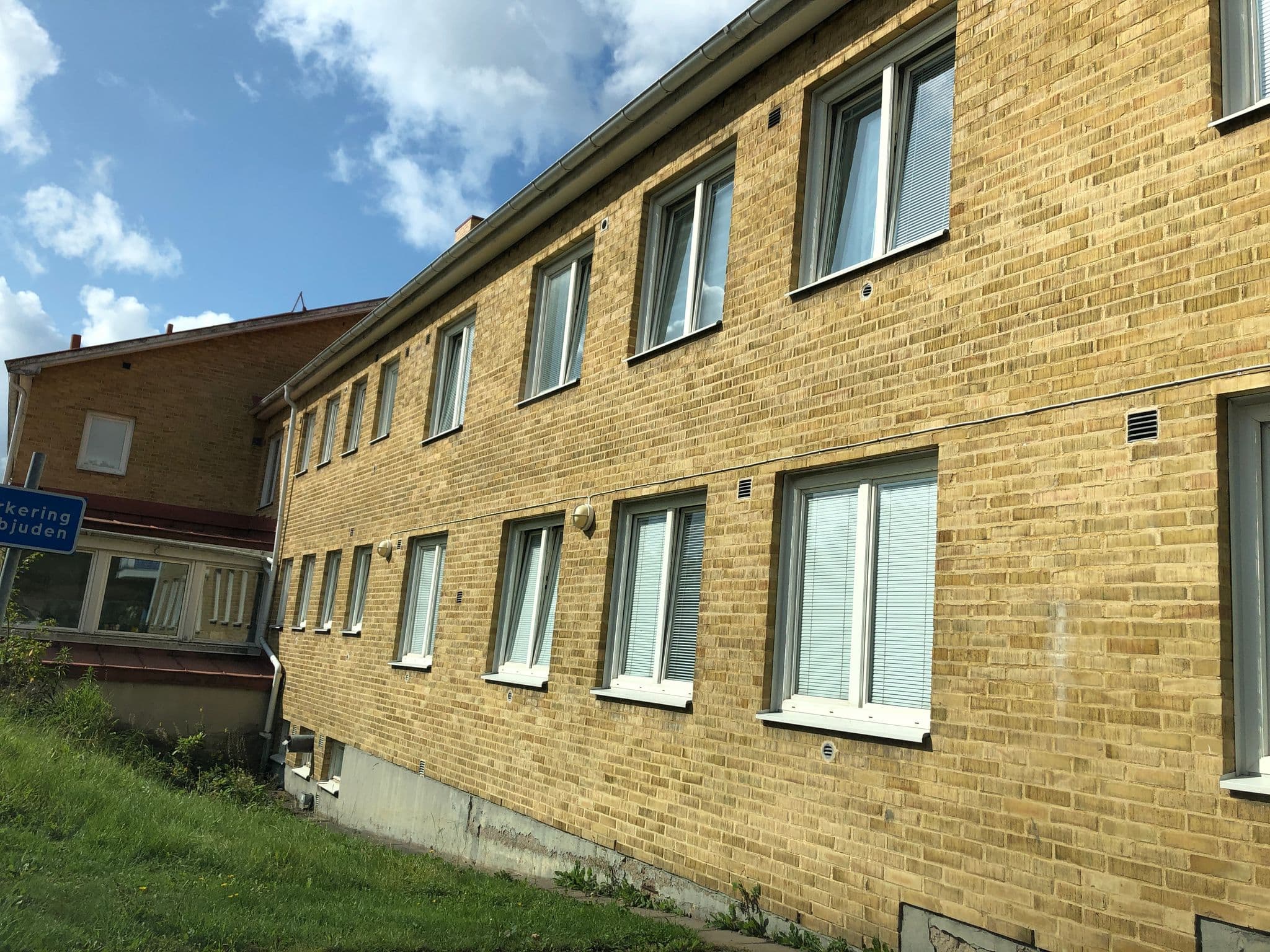 Street view near Duvslaget B&B, Majorna — © bigroundbaby (CC BY-SA · Mapillary)