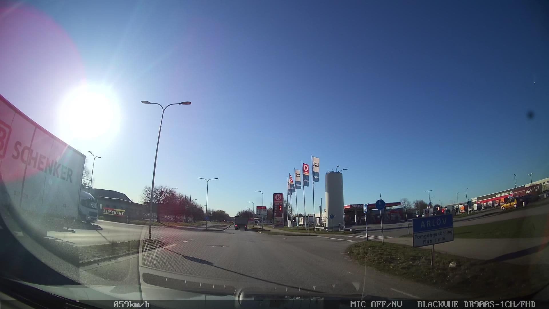 Street view near Park Hotell, Arlöv — © brenna (CC BY-SA · Mapillary)