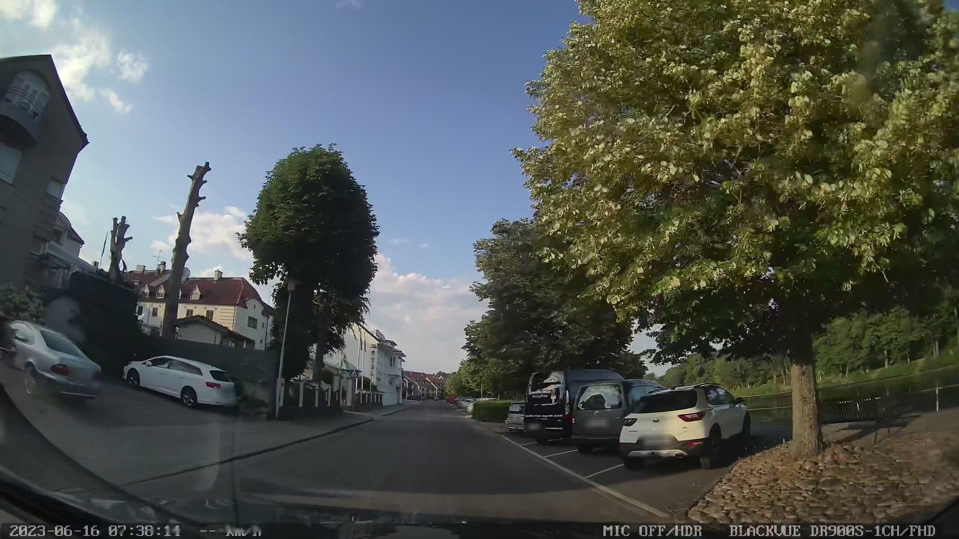 Street view near Hwitan Hotel, Falkenberg — © brenna (CC BY-SA · Mapillary)