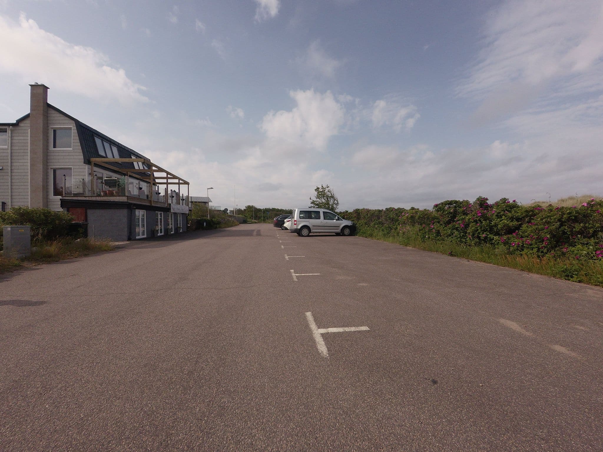 Street view near Vejby Strand Hotel, Vejbystrand — © larshelmin (CC BY-SA · Mapillary)