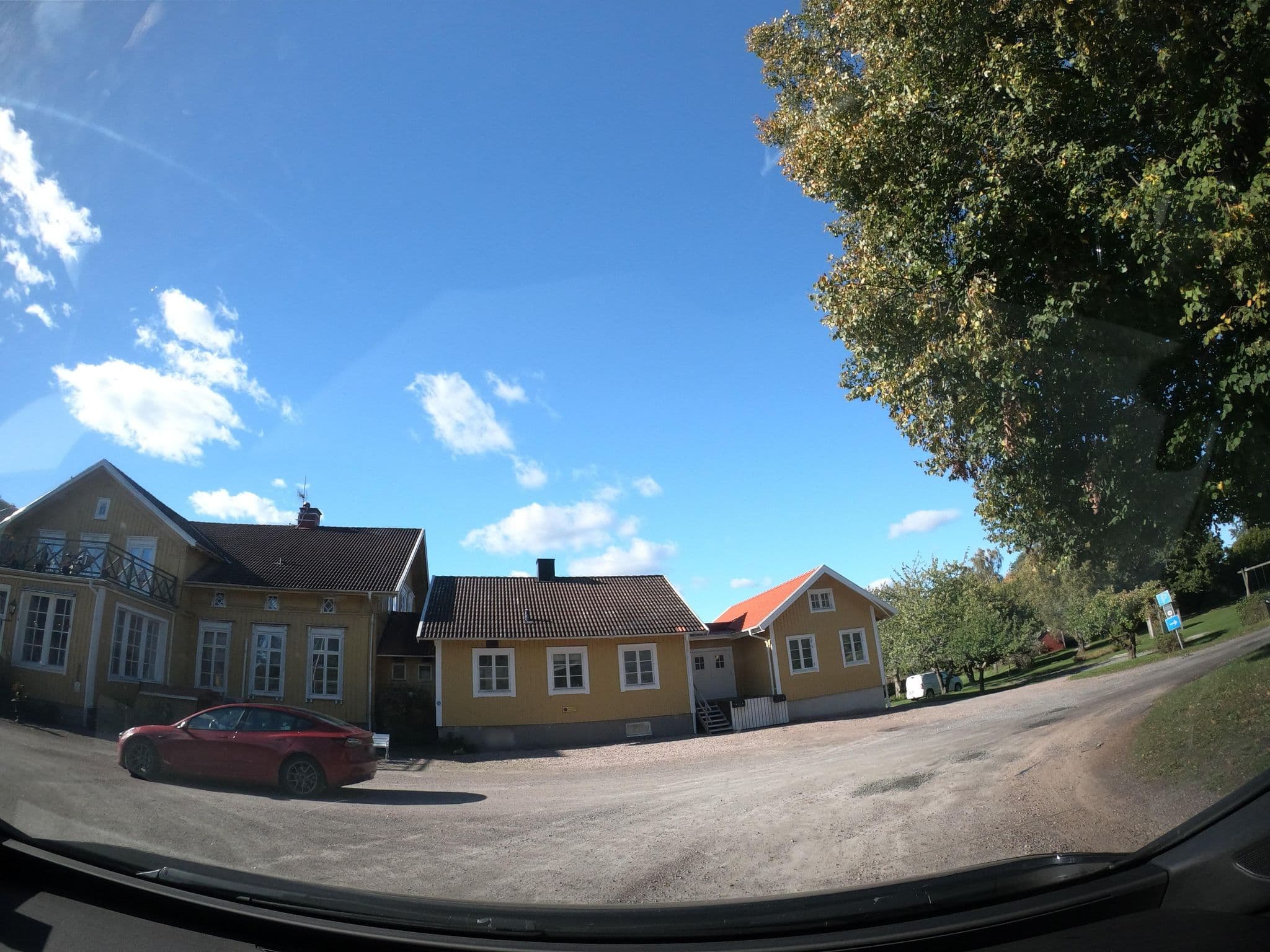 Street view near Toftaholm Herrgård Hotel Lagan, Lagan — © canadarunner (CC BY-SA · Mapillary)