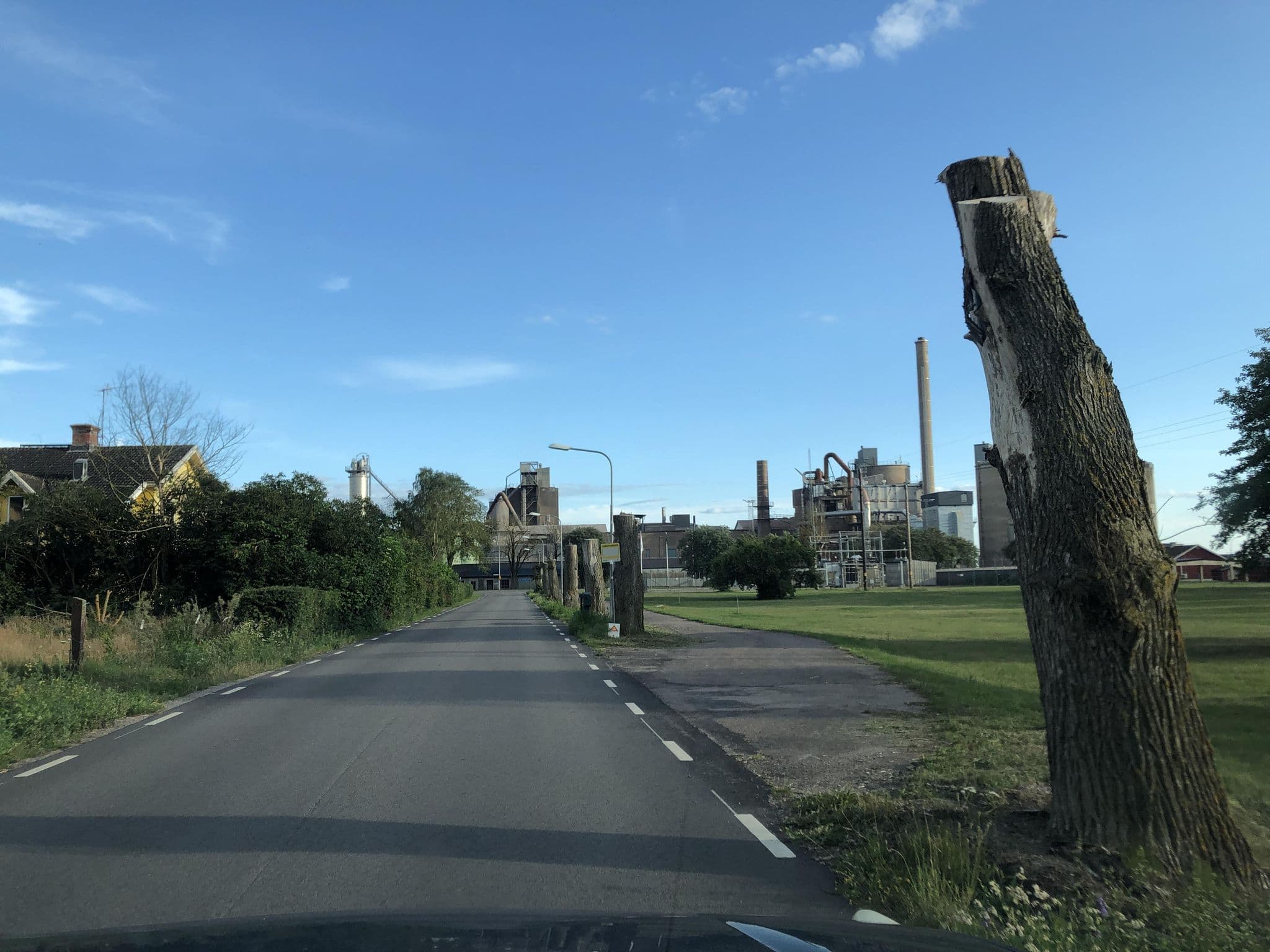 Street view near Brukshotellet, Mörbylånga — © dracola (CC BY-SA · Mapillary)