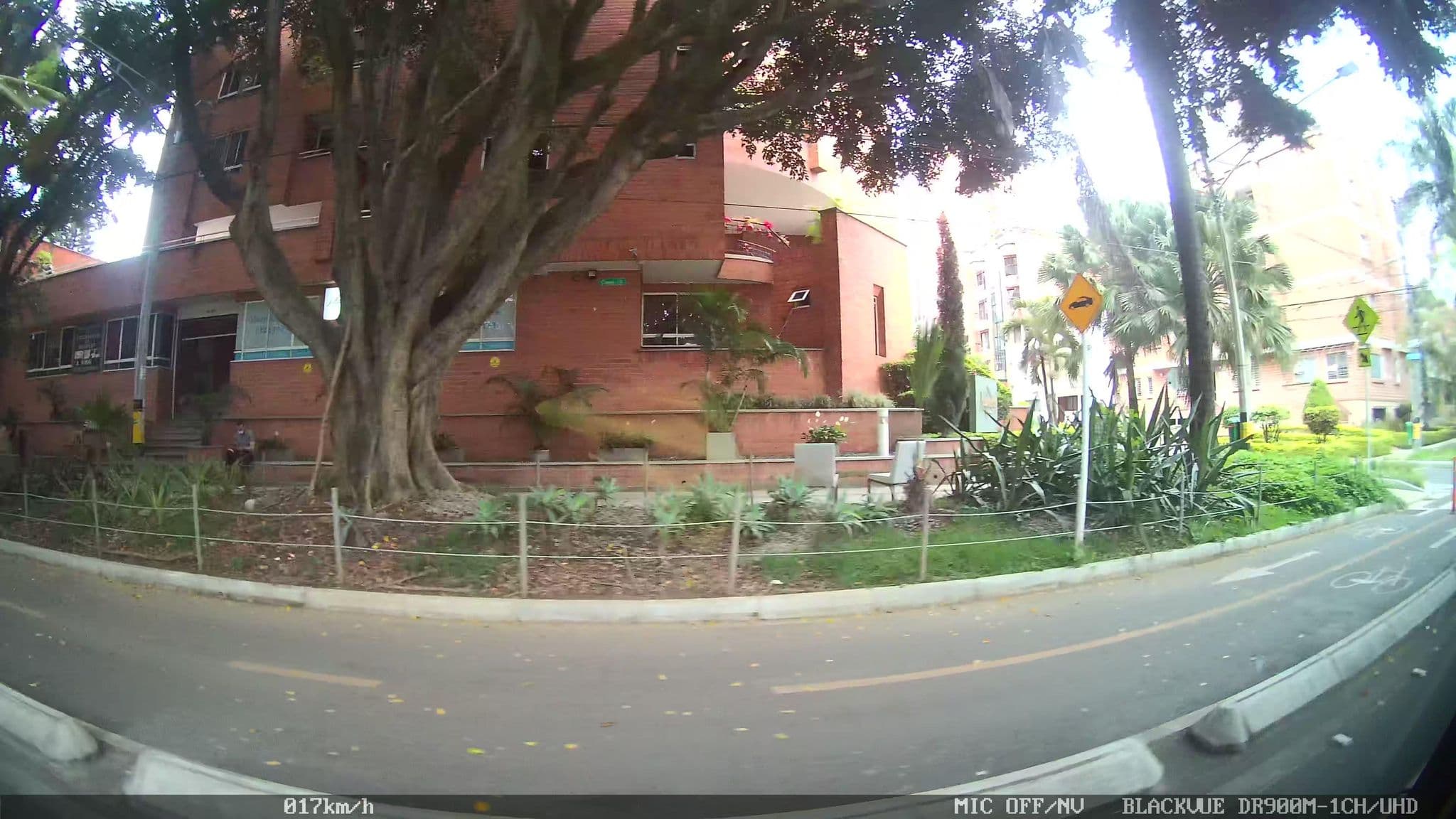 Street view near Isla Fuerte, Medellín