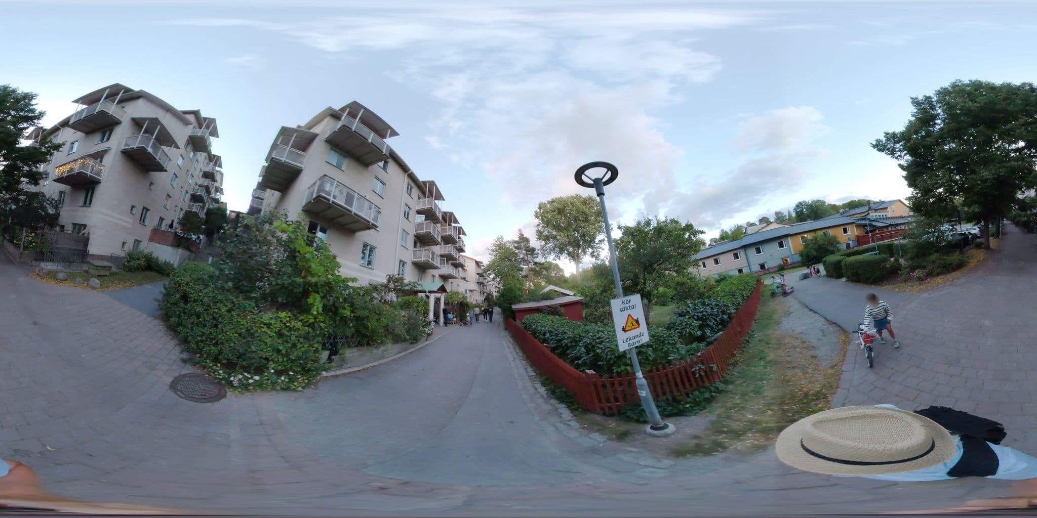 Street view near Hotell & Vandrarhem Zinkensdamm, Södermalm — © bruno360 (CC BY-SA · Mapillary)