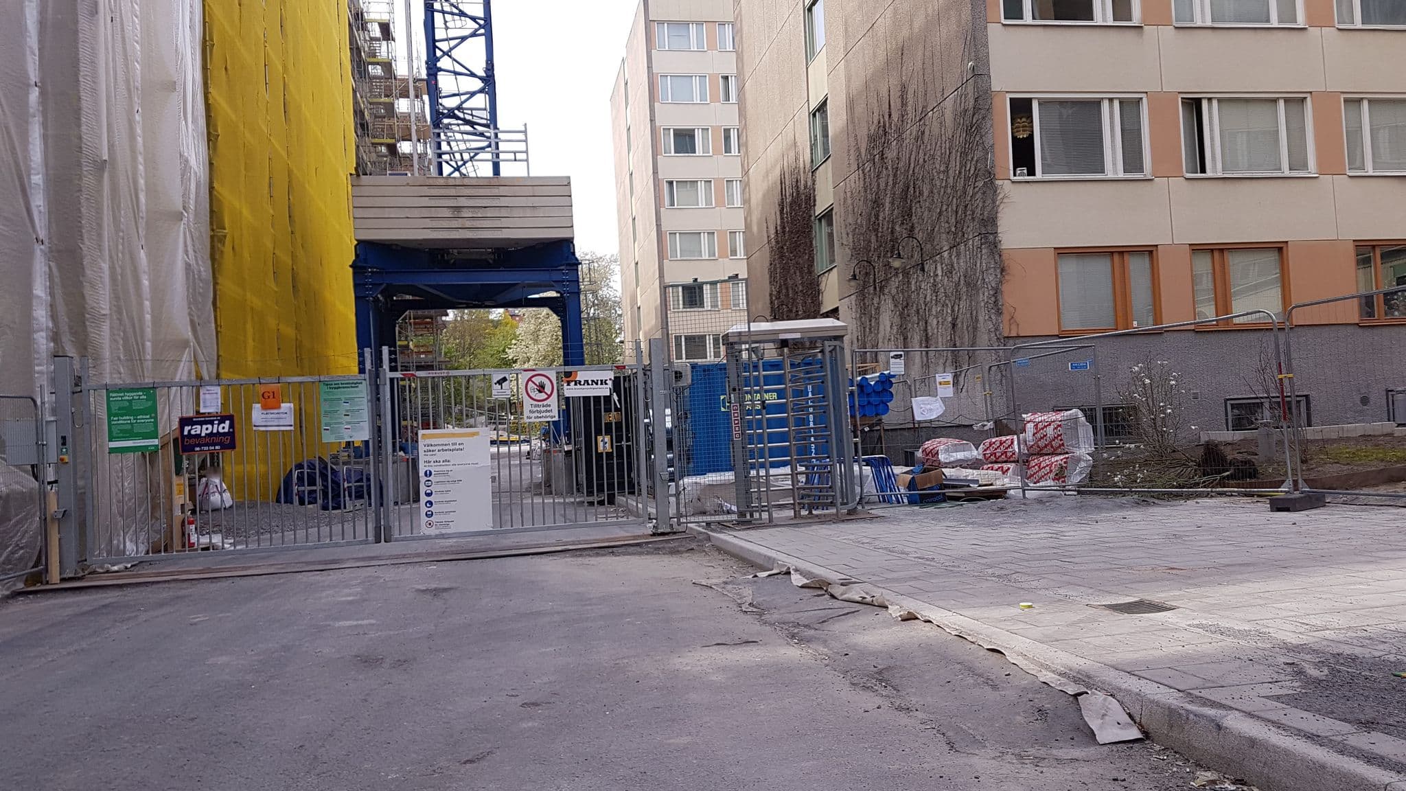 Street view near Magnus Ladulås Genomgångsbostäder för Vuxna, Södermalm — © haxpett (CC BY-SA · Mapillary)