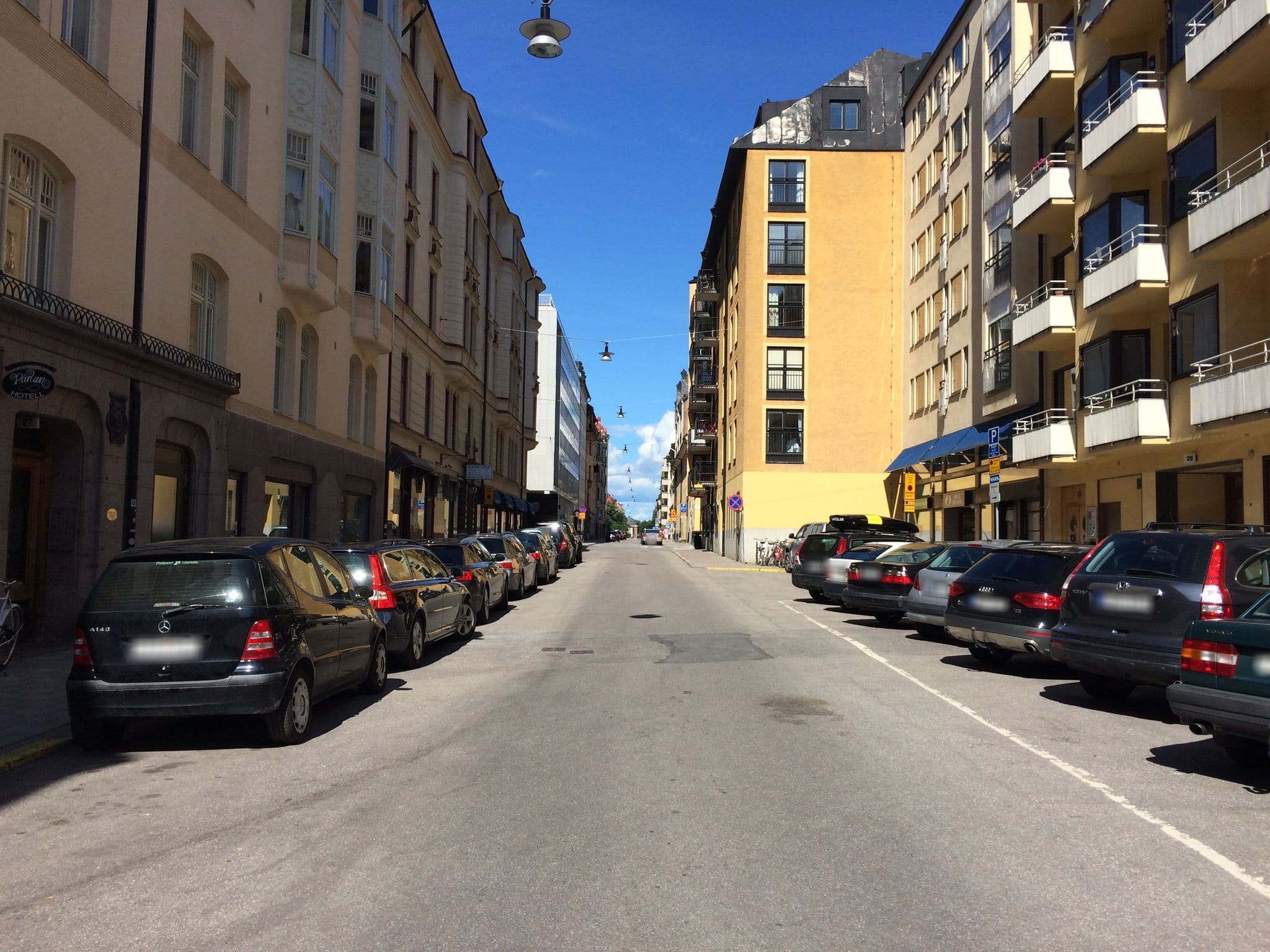 Street view near Pärlan Hotell, Östermalm — © andreas_p (CC BY-SA · Mapillary)